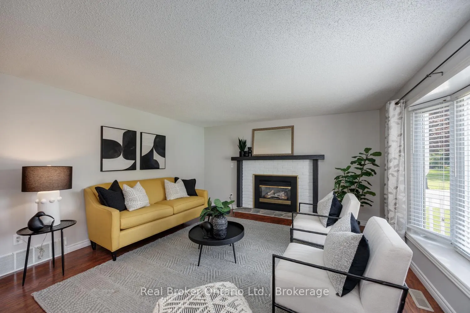 Photo 11 of 115 Wilmot Trail, Clarington, Newcastle — HOMEH