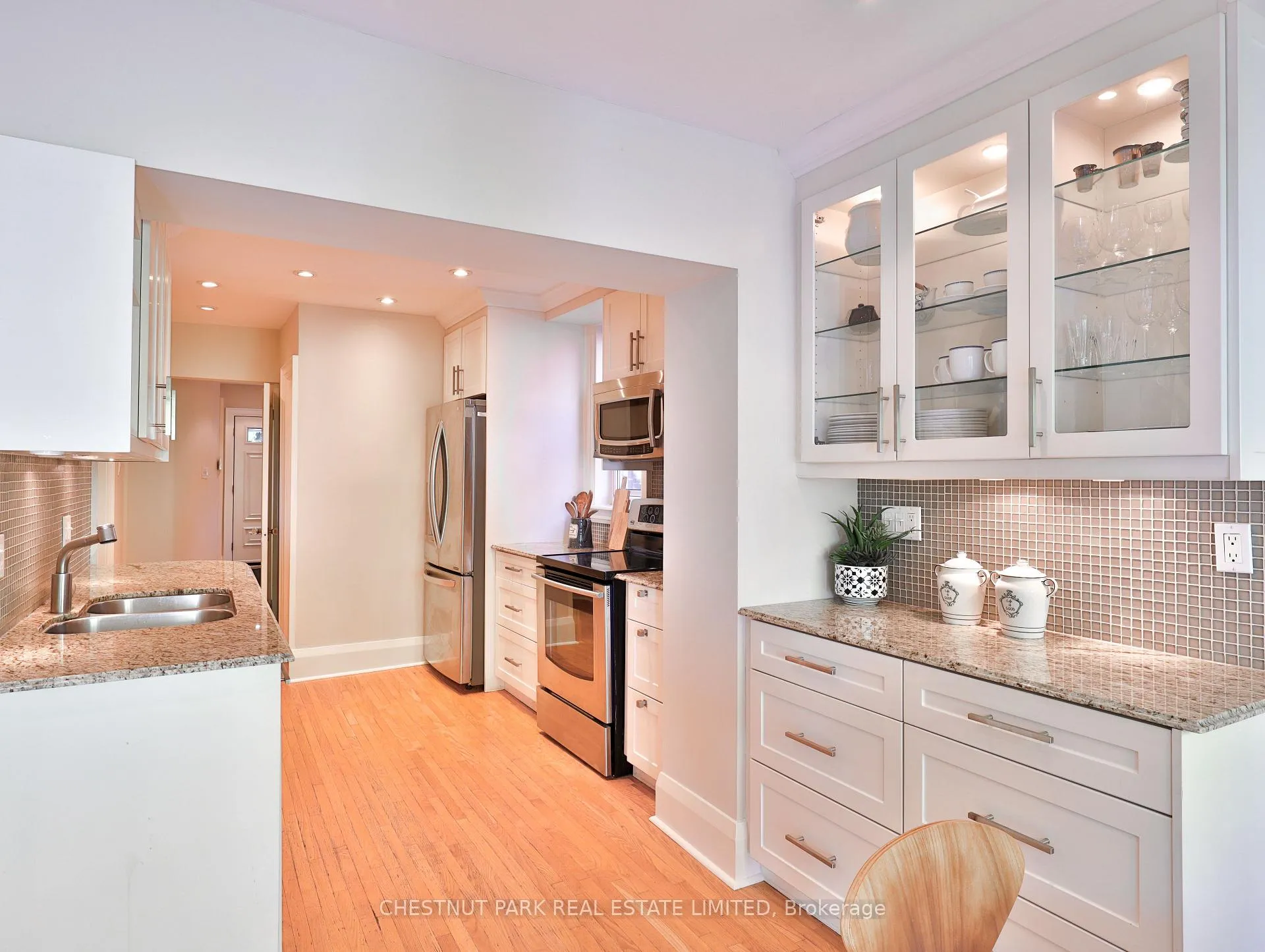 Photo 17 of 90 Chudleigh Avenue, Toronto, Lawrence Park South — HOMEH
