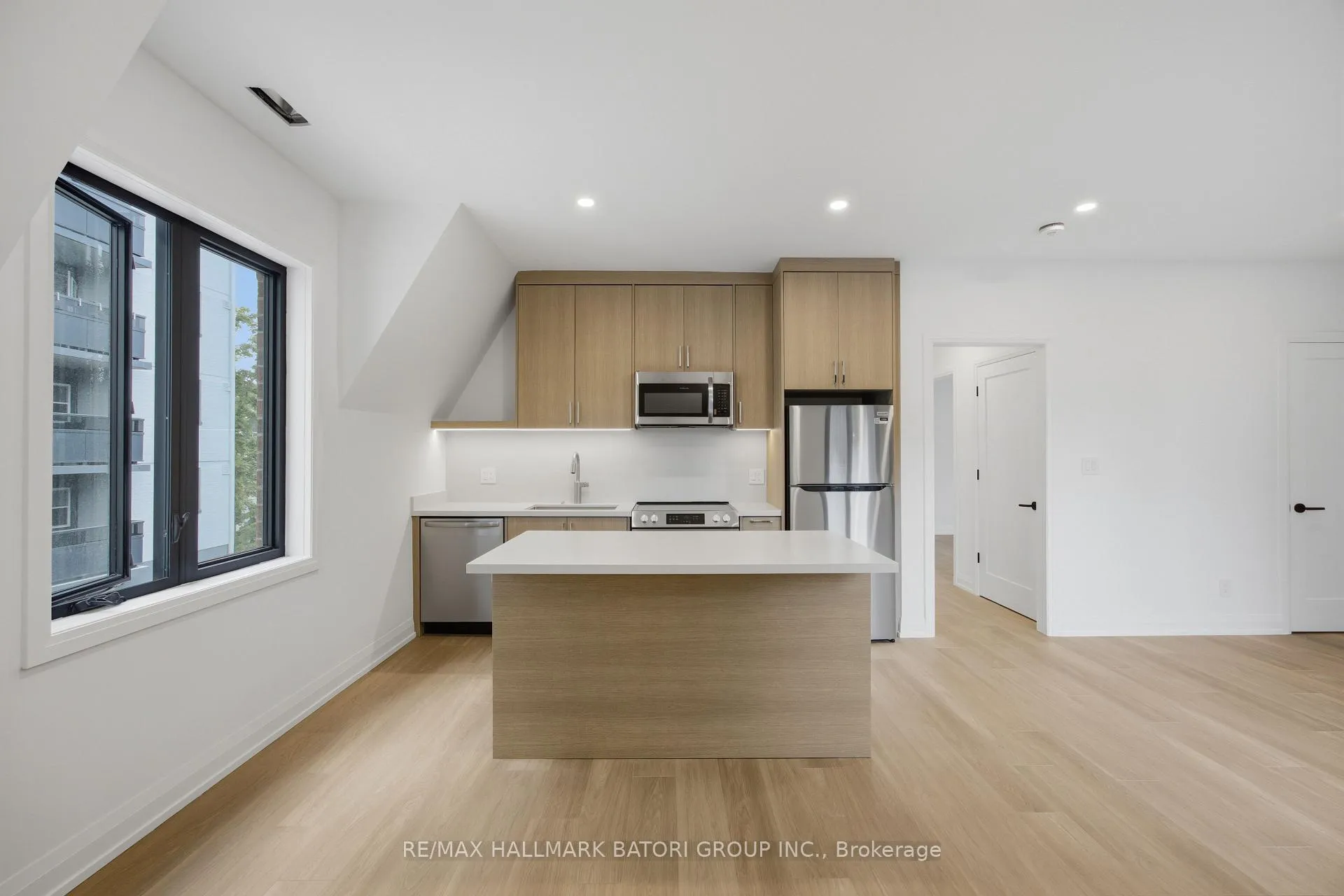 Photo 2 of Unit 3, 56 Camberwell Road, Toronto, Humewood-Cedarvale — HOMEH