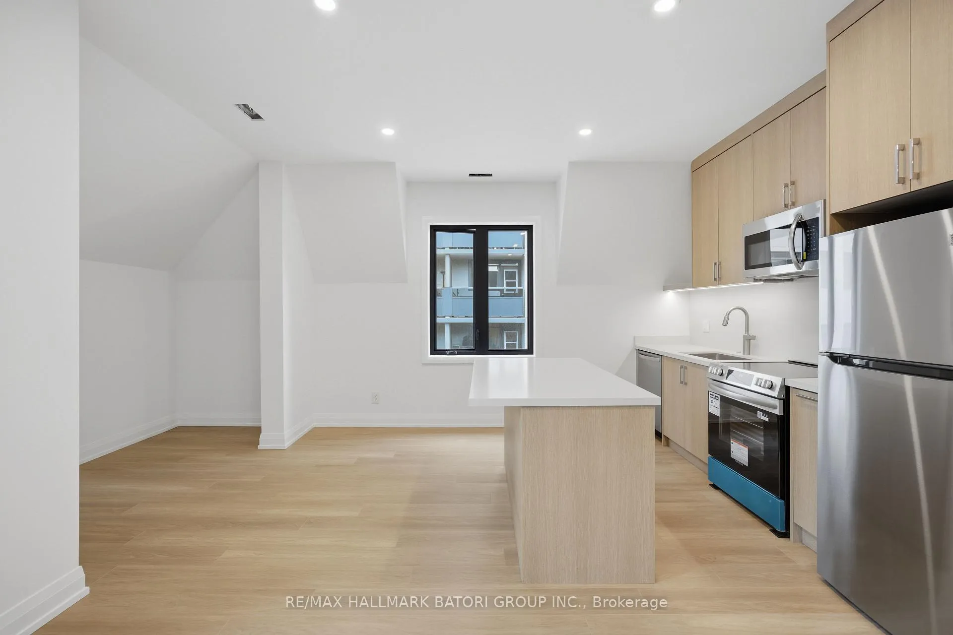 Photo 4 of Unit 3, 56 Camberwell Road, Toronto, Humewood-Cedarvale — HOMEH