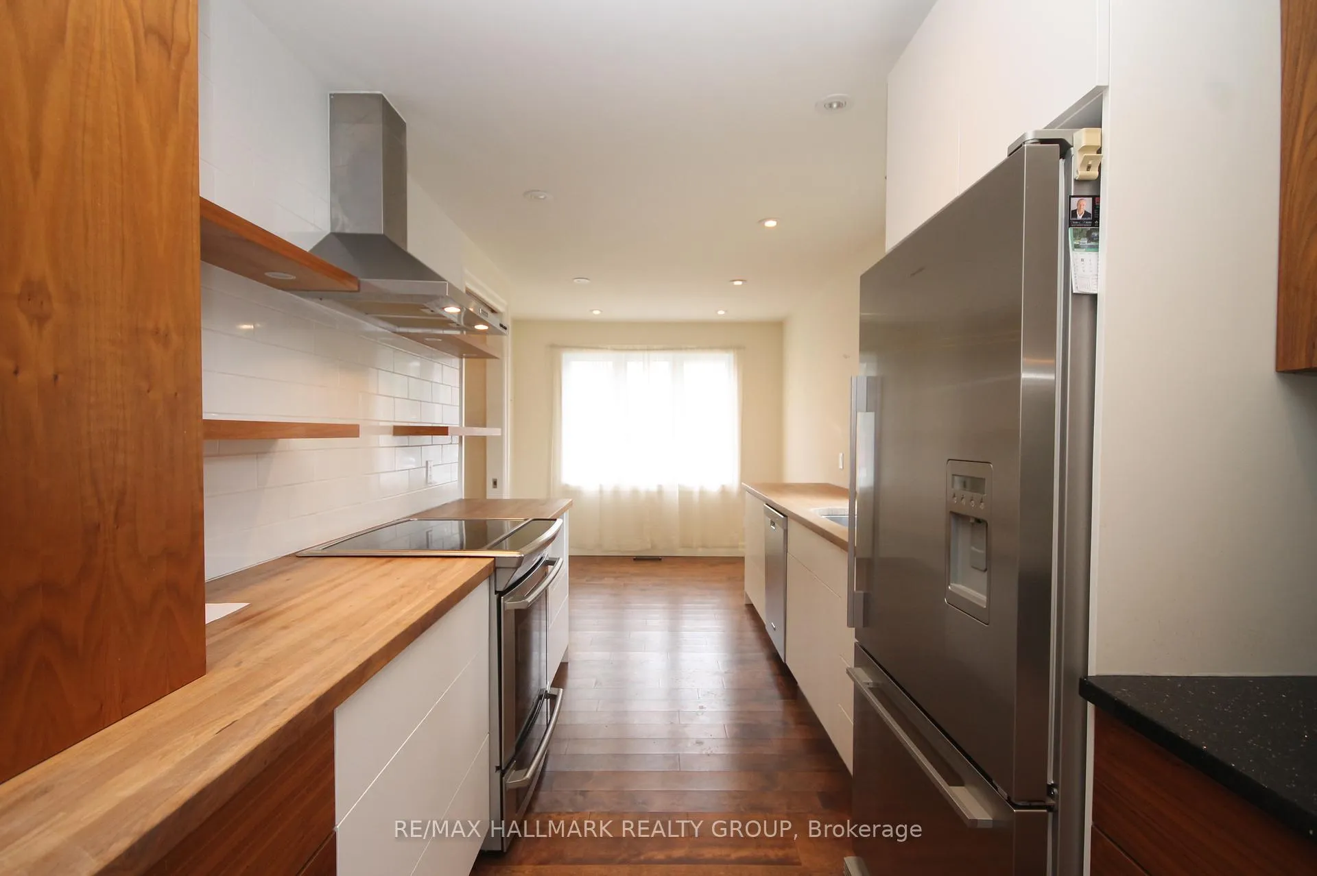 Photo 4 of 204 Dunbarton Court, Ottawa, Cardinal Glen — HOMEH