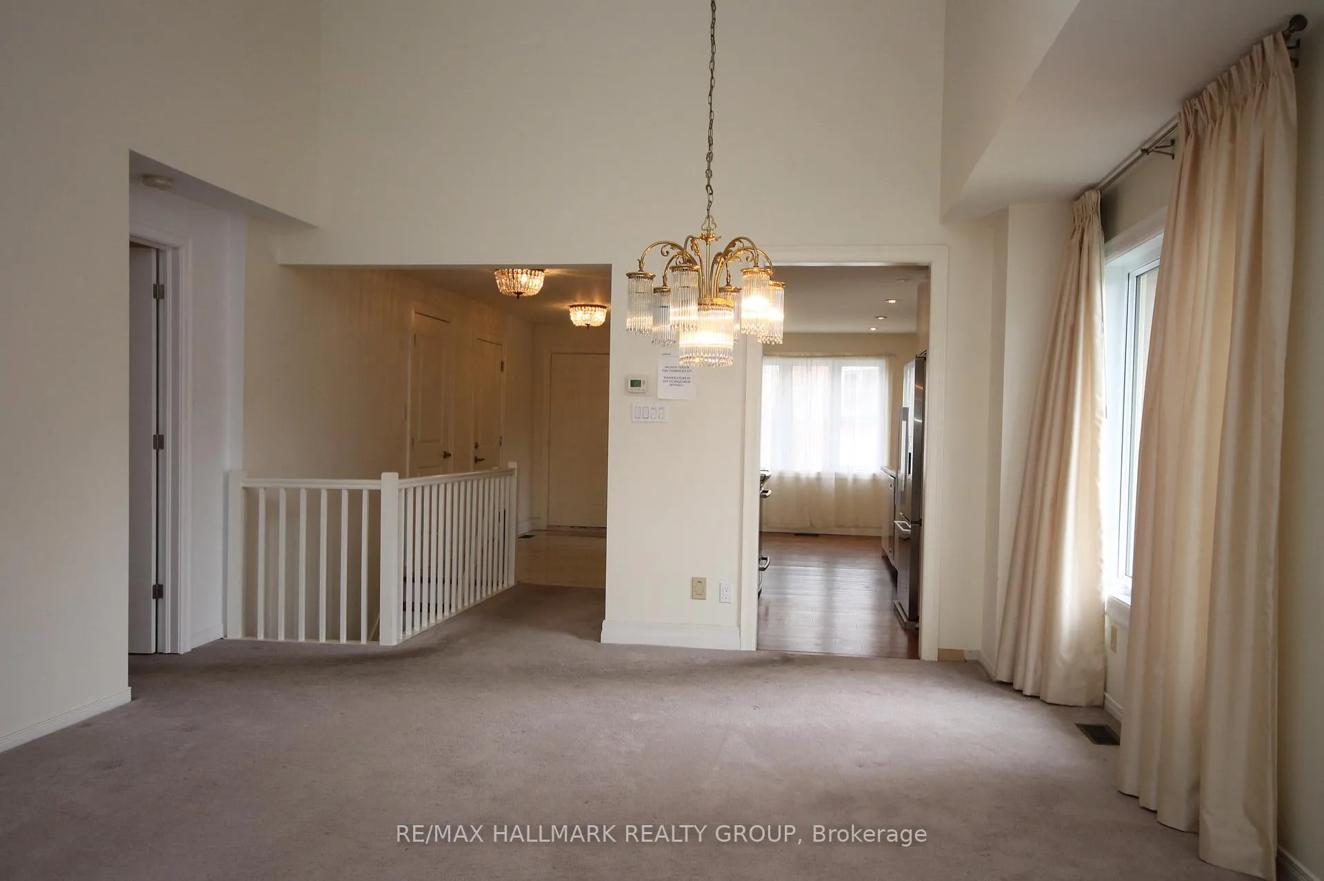 Photo 9 of 204 Dunbarton Court, Ottawa, Cardinal Glen — HOMEH