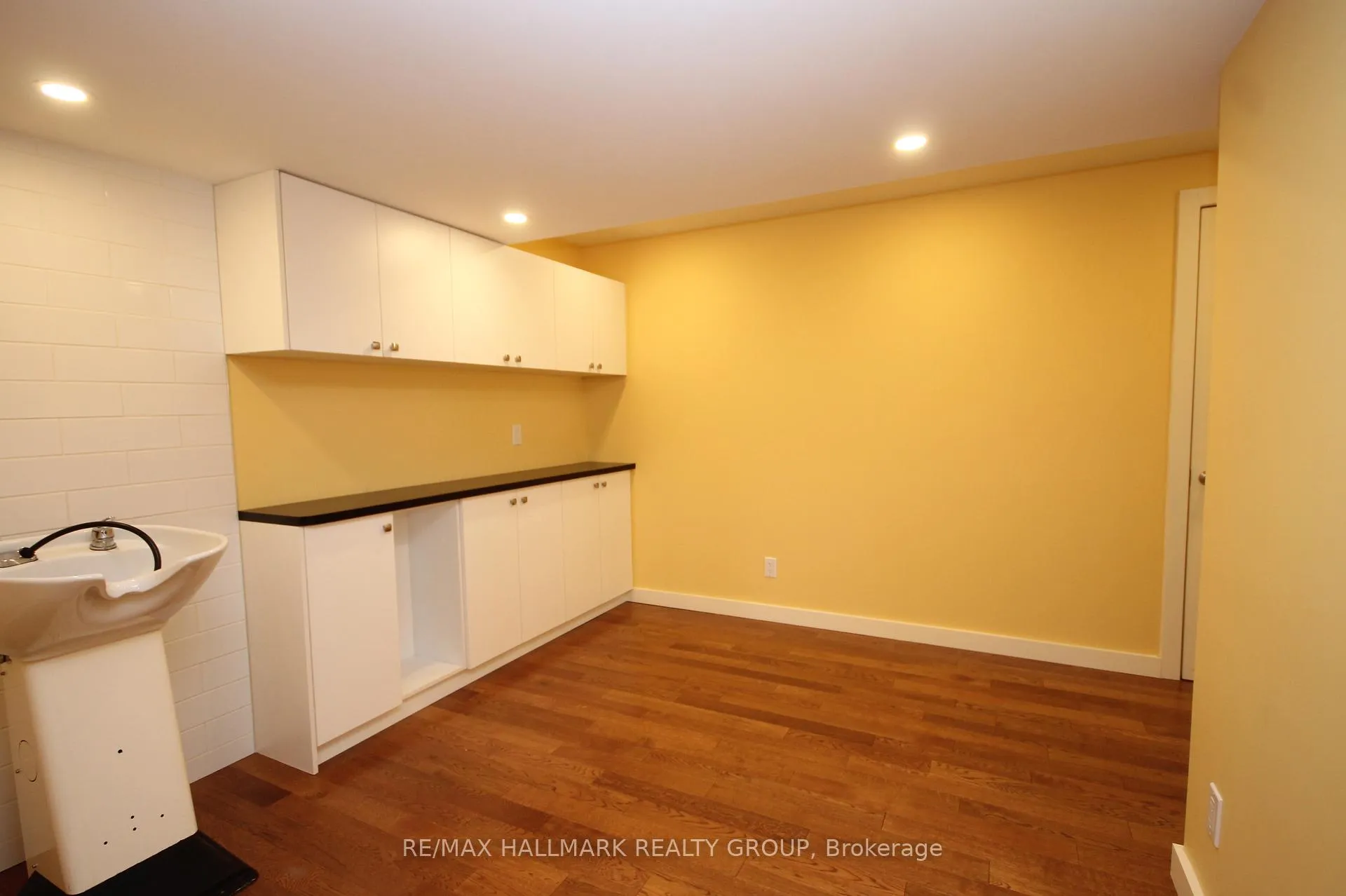 Photo 17 of 204 Dunbarton Court, Ottawa, Cardinal Glen — HOMEH