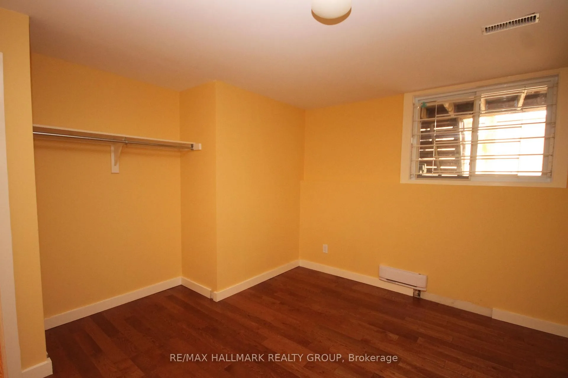 Photo 21 of 204 Dunbarton Court, Ottawa, Cardinal Glen — HOMEH