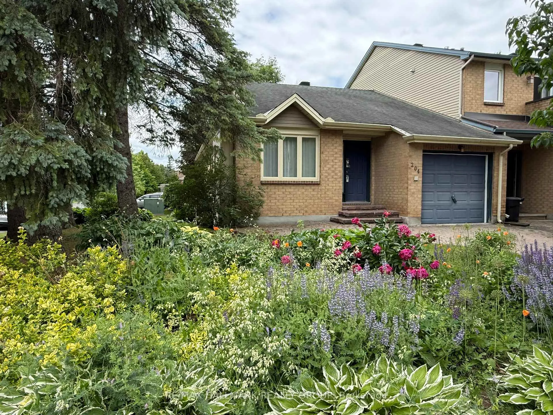 Photo 23 of 204 Dunbarton Court, Ottawa, Cardinal Glen — HOMEH