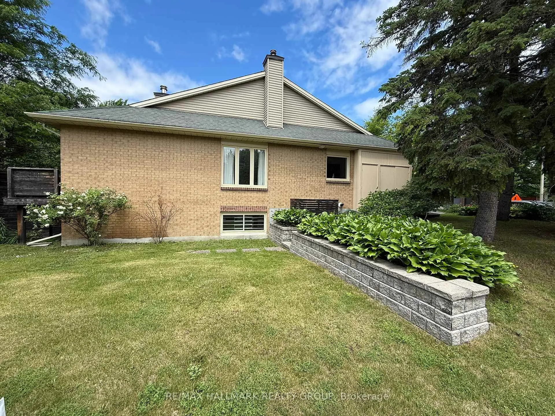 Photo 24 of 204 Dunbarton Court, Ottawa, Cardinal Glen — HOMEH