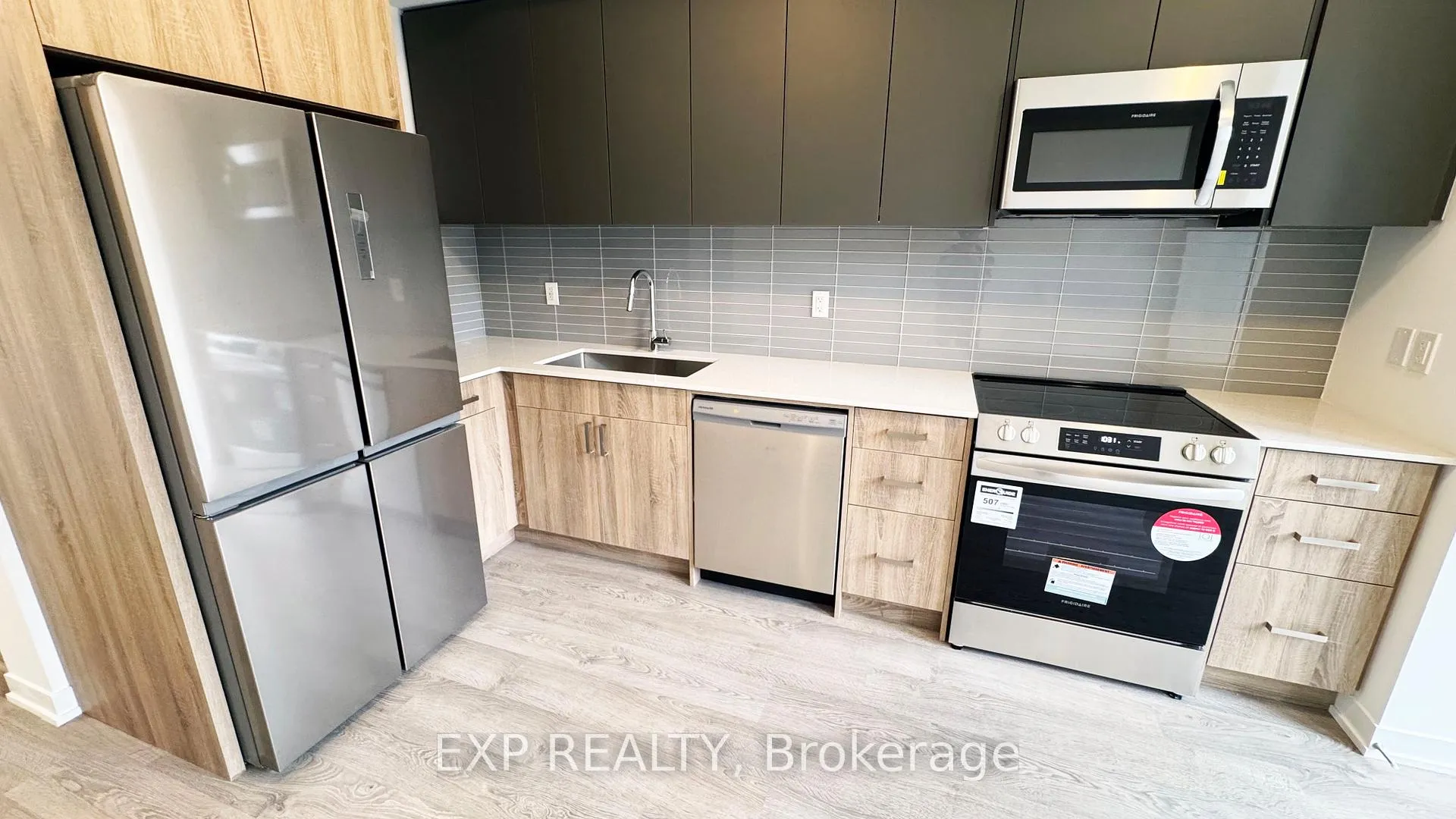 Photo 5 of 66 Turtle Island Drive, Toronto, Englemount-Lawrence — HOMEH