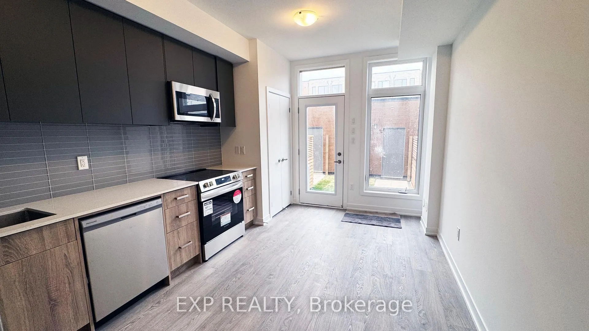 Photo 6 of 66 Turtle Island Drive, Toronto, Englemount-Lawrence — HOMEH