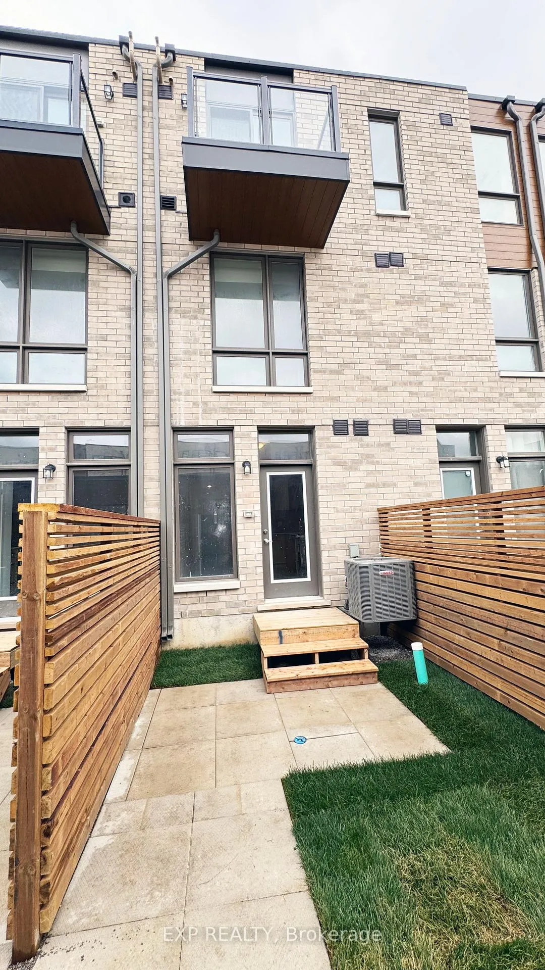 Photo 23 of 66 Turtle Island Drive, Toronto, Englemount-Lawrence — HOMEH