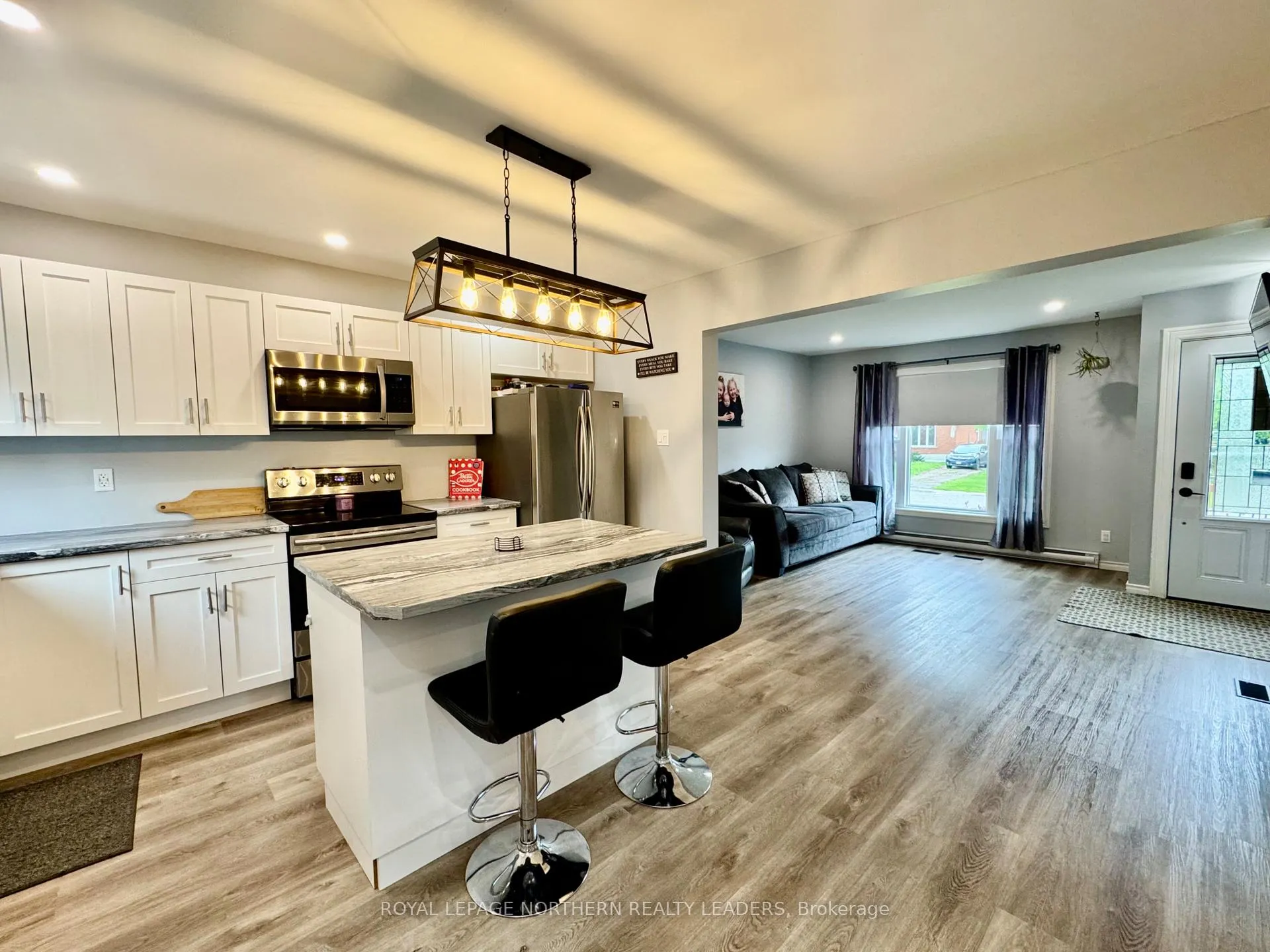 Photo 5 of 562 Spooner Drive, Timmins, TNW - Riverpark — HOMEH
