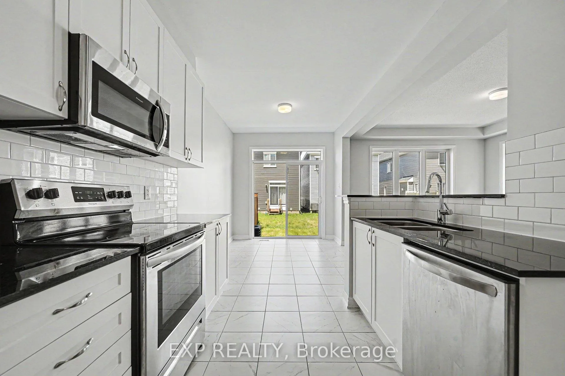 Photo 12 of 523 Catleaf Row, Ottawa, Avalon West — HOMEH