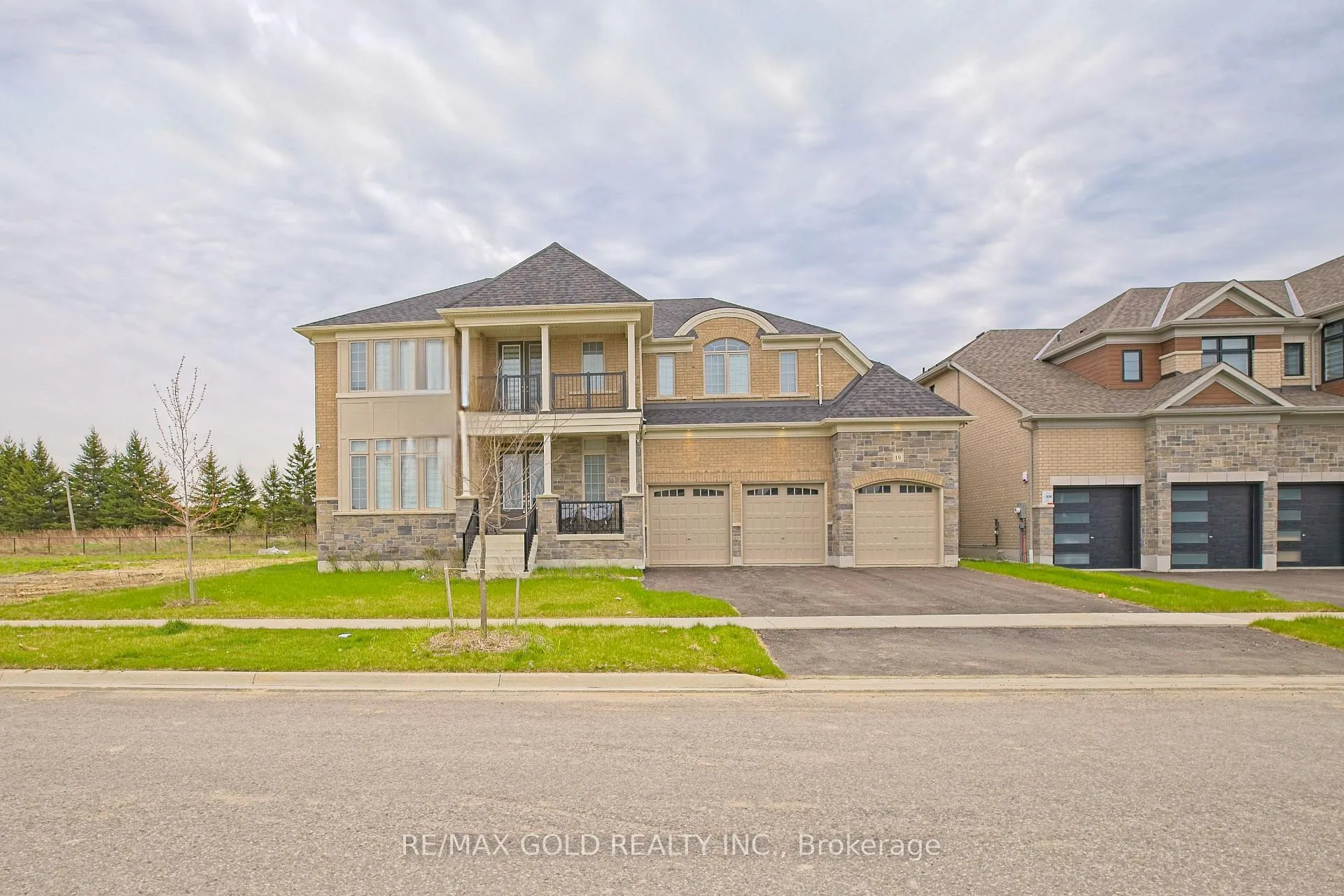 Photo 2 of 19 Marigold Boulevard, Adjala-Tosorontio, Colgan — HOMEH