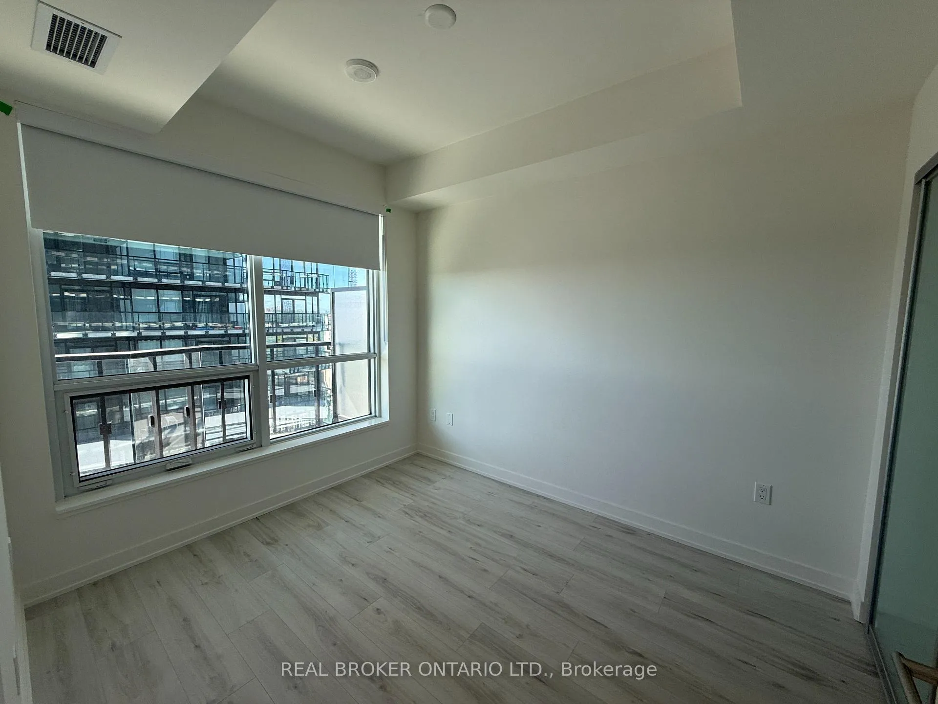 Photo 6 of Unit 2007N, 120 Broadway Avenue, Toronto, Mount Pleasant West — HOMEH
