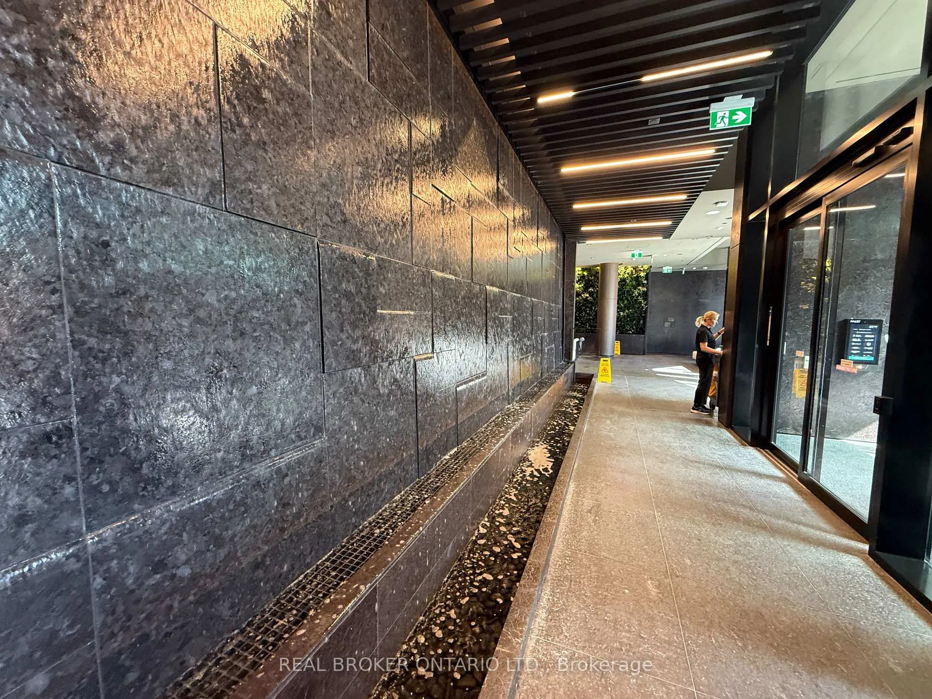 Photo 15 of Unit 2007N, 120 Broadway Avenue, Toronto, Mount Pleasant West — HOMEH