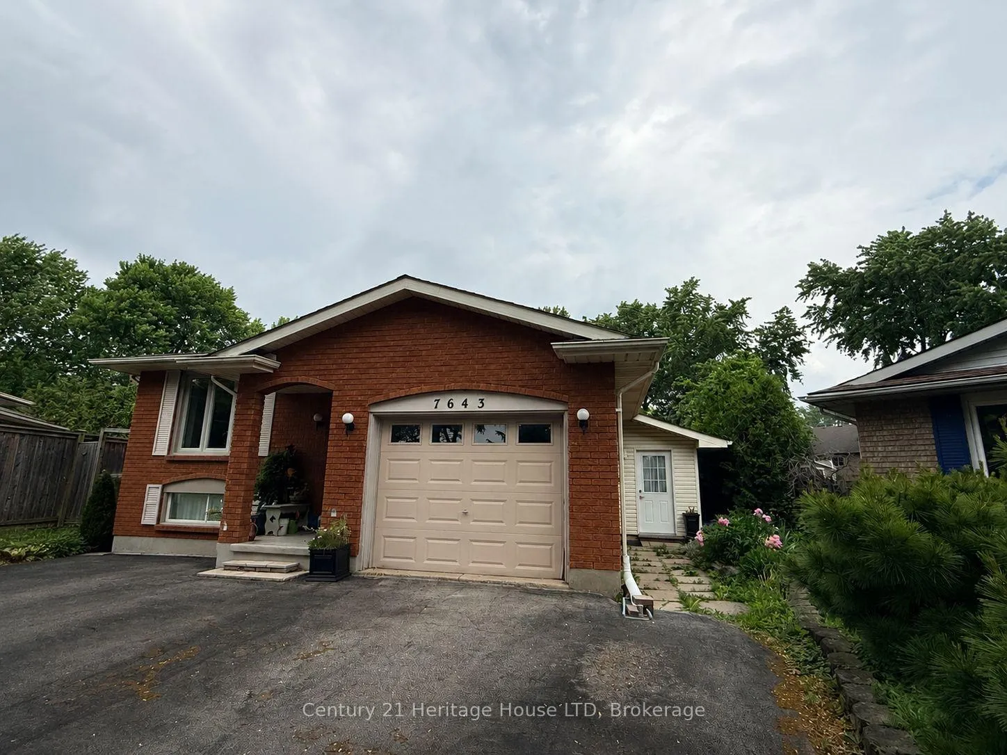 Photo 1 of 7643 Cavendish Drive, Niagara Falls, West Wood — HOMEH