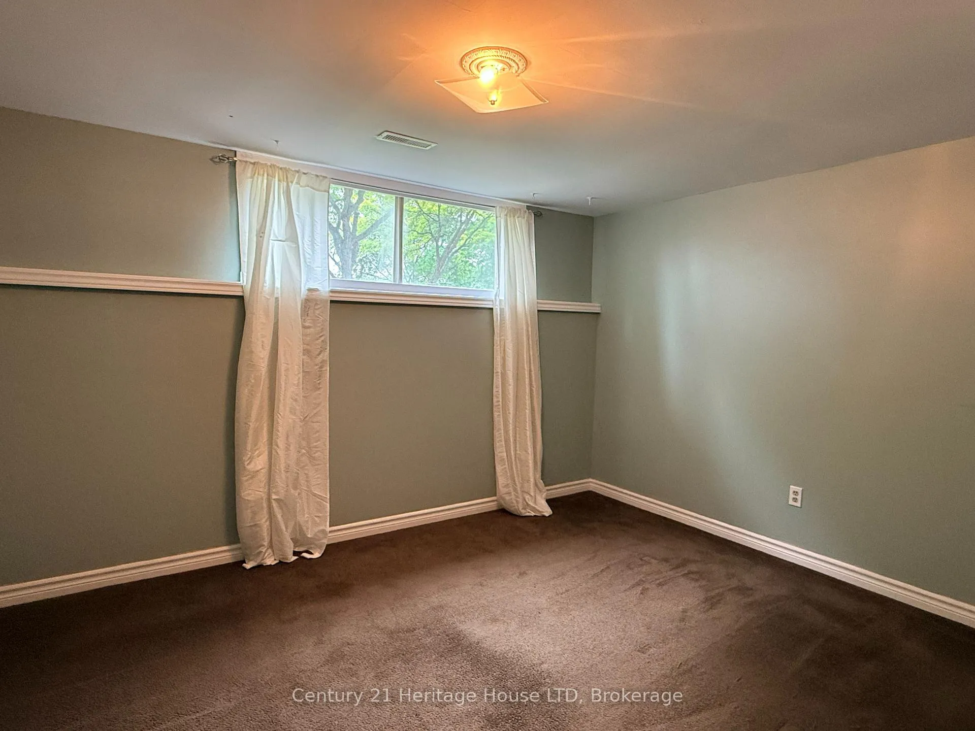 Photo 8 of 7643 Cavendish Drive, Niagara Falls, West Wood — HOMEH