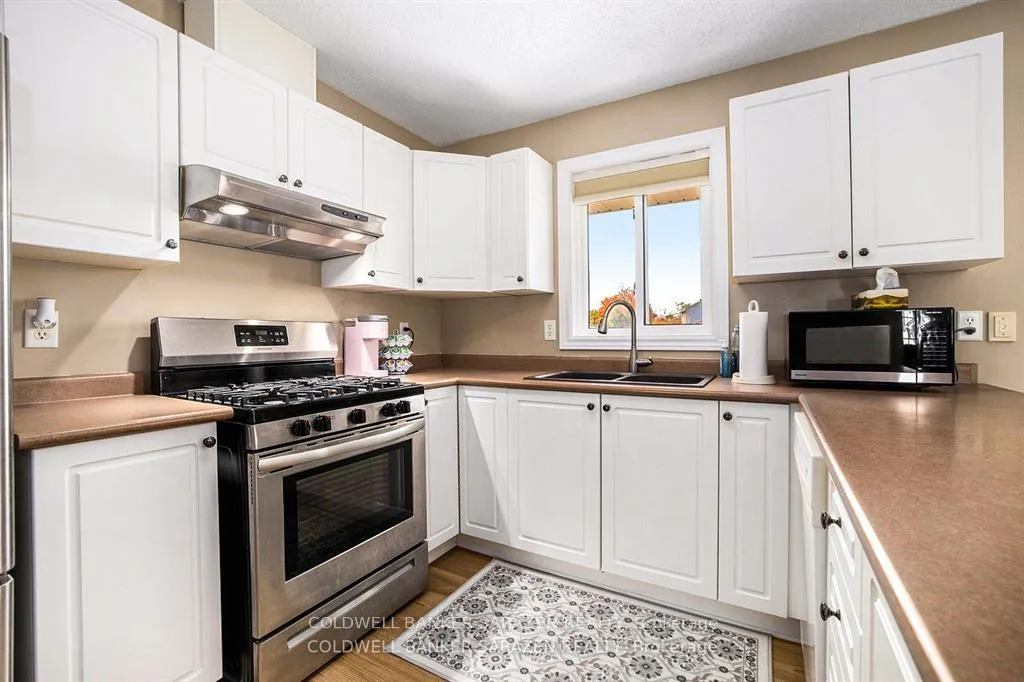 Photo 5 of 129 Riley Crescent, McNab/Braeside, Mcnab/Braeside Twps — HOMEH