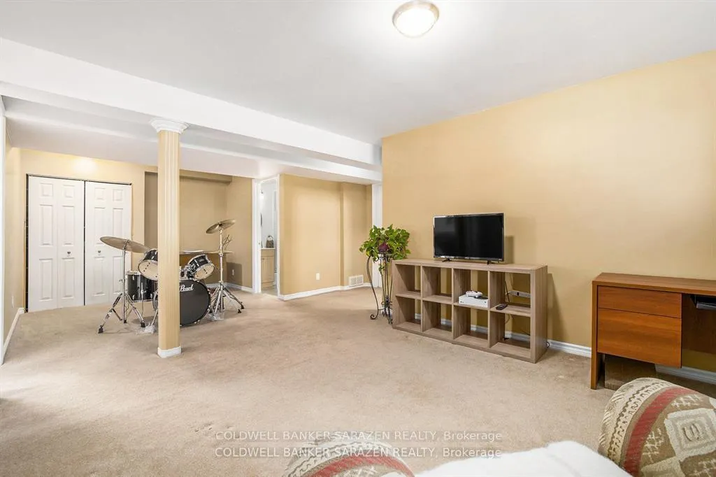 Photo 21 of 129 Riley Crescent, McNab/Braeside, Mcnab/Braeside Twps — HOMEH