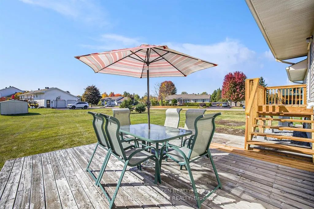 Photo 23 of 129 Riley Crescent, McNab/Braeside, Mcnab/Braeside Twps — HOMEH