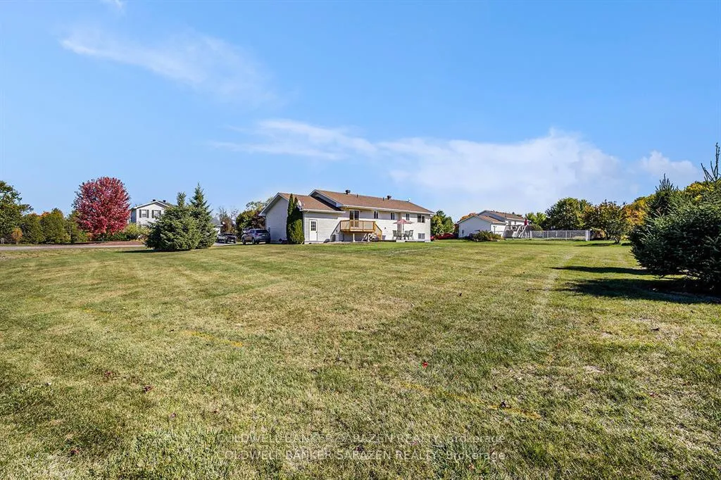 Photo 25 of 129 Riley Crescent, McNab/Braeside, Mcnab/Braeside Twps — HOMEH