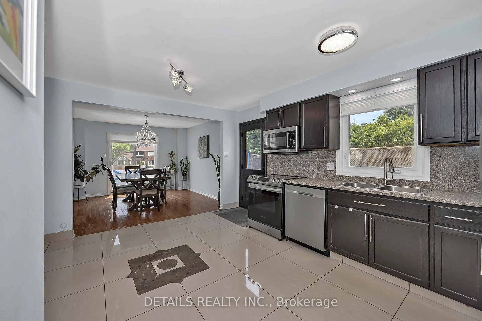 Photo 13 of 34 Raftus Square, Ottawa, Barrhaven - Pheasant Run — HOMEH