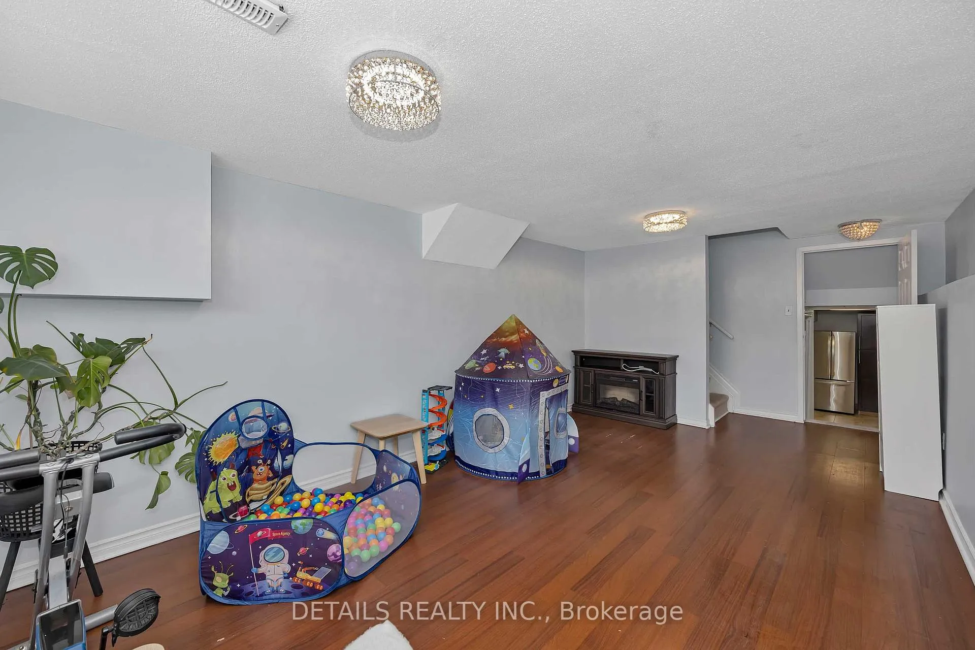 Photo 32 of 34 Raftus Square, Ottawa, Barrhaven - Pheasant Run — HOMEH