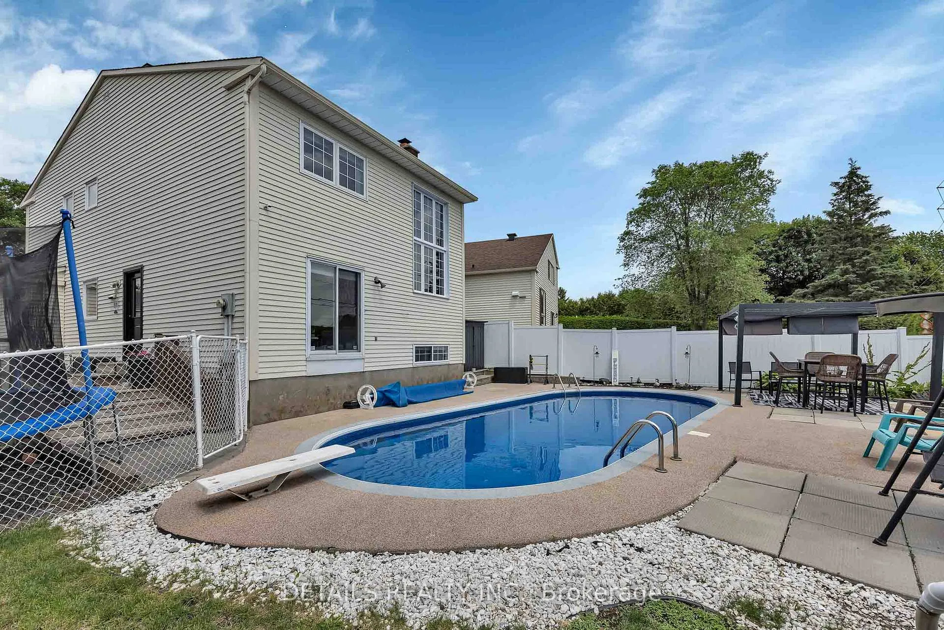 Photo 44 of 34 Raftus Square, Ottawa, Barrhaven - Pheasant Run — HOMEH