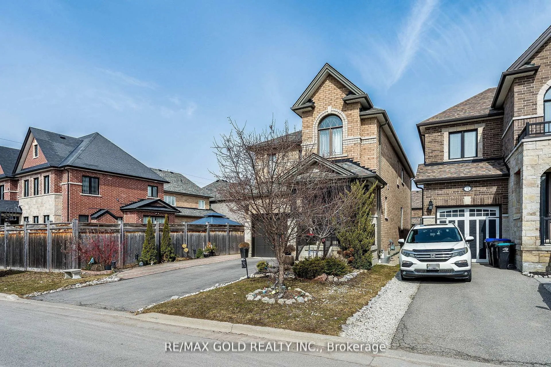 Photo 3 of 74 Walker Boulevard, New Tecumseth, Alliston — HOMEH