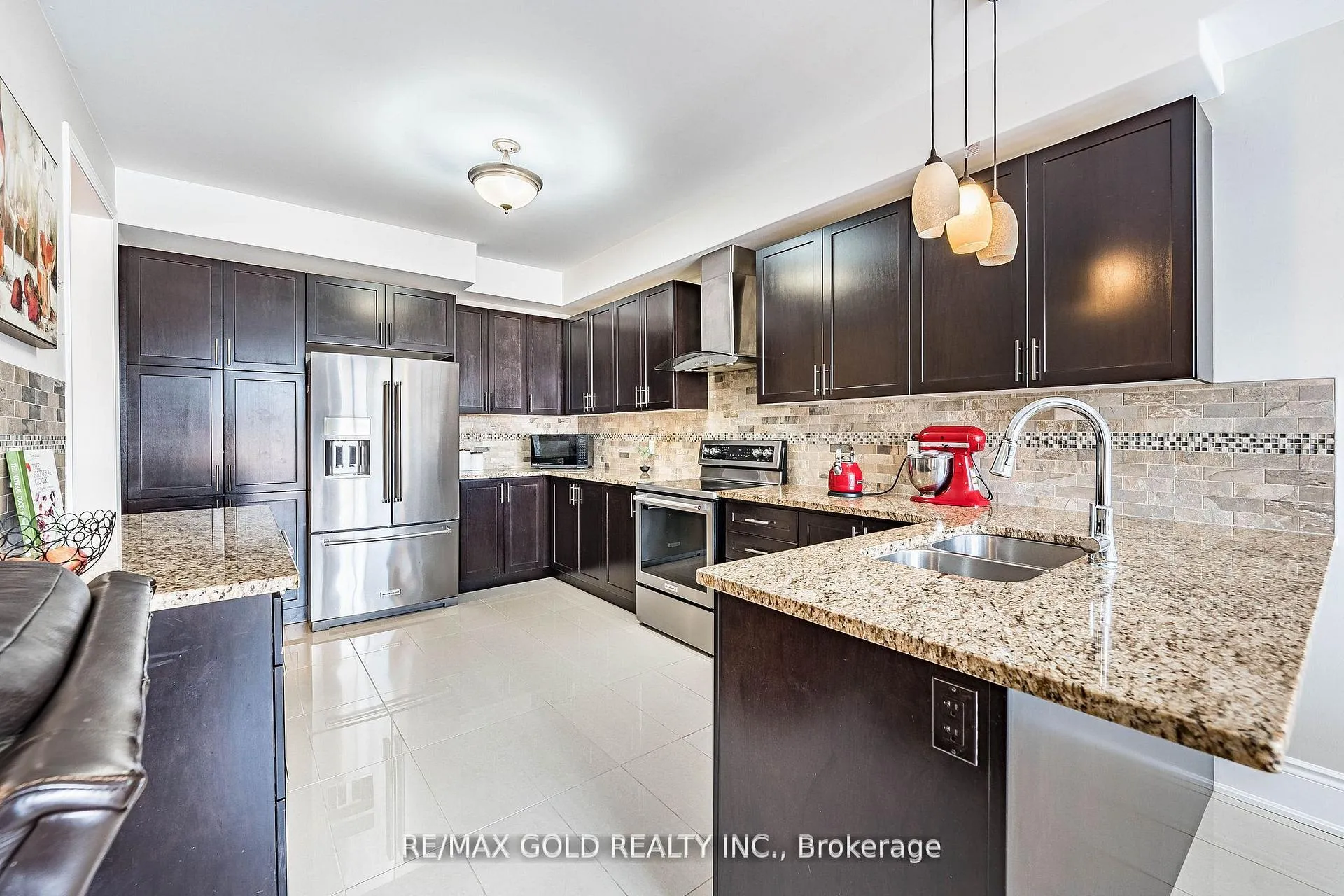 Photo 17 of 74 Walker Boulevard, New Tecumseth, Alliston — HOMEH