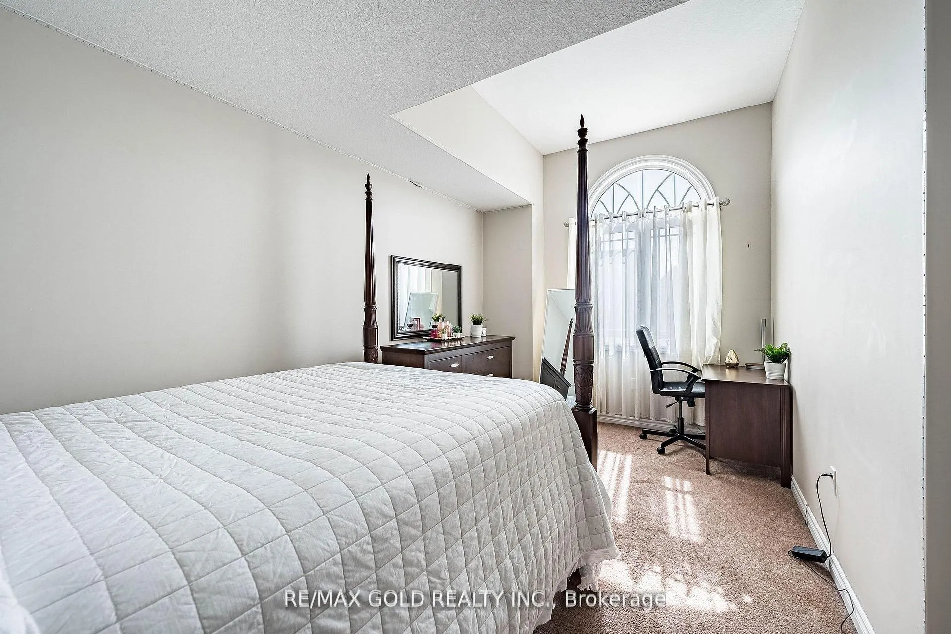 Photo 27 of 74 Walker Boulevard, New Tecumseth, Alliston — HOMEH