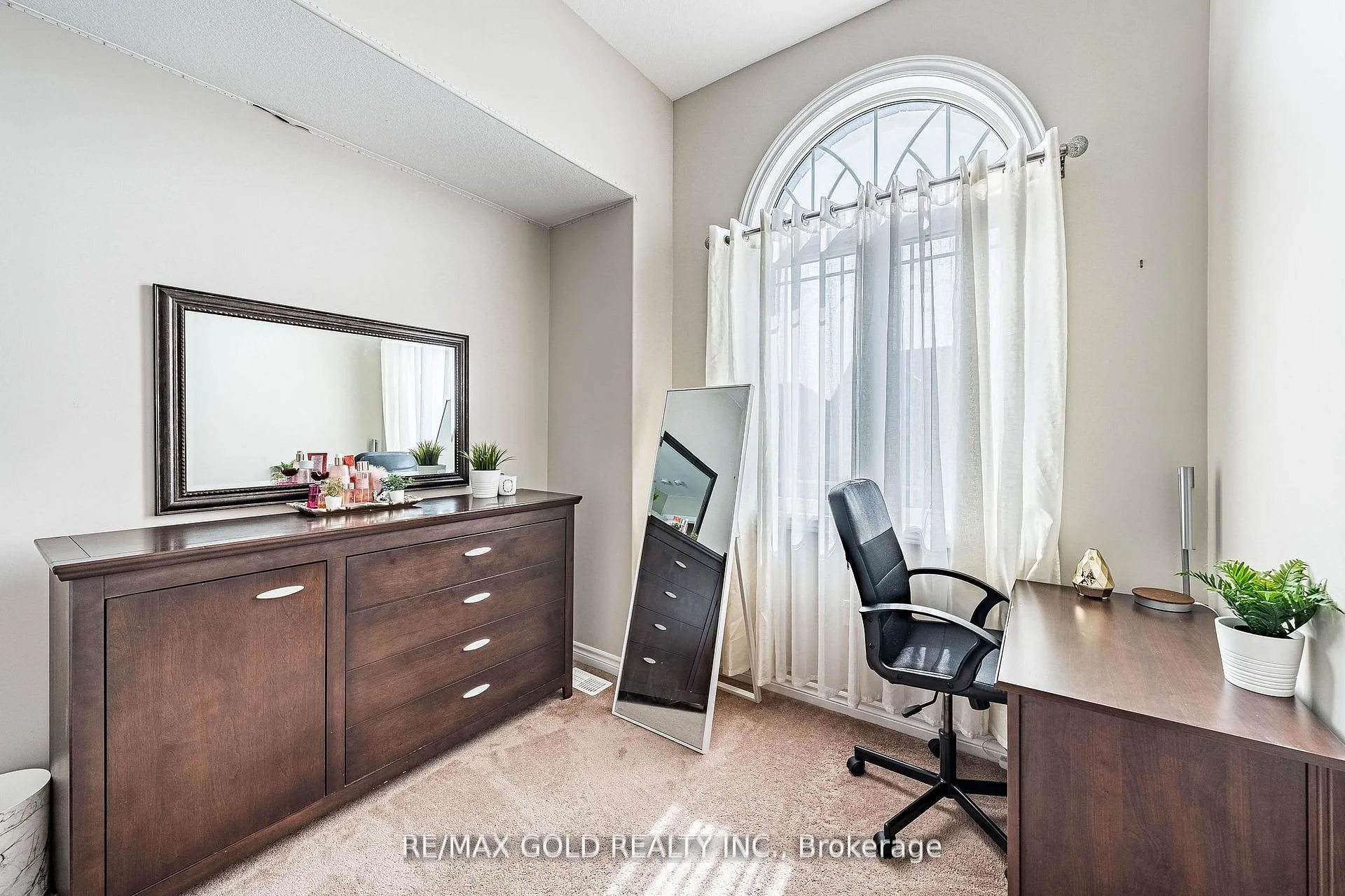Photo 28 of 74 Walker Boulevard, New Tecumseth, Alliston — HOMEH