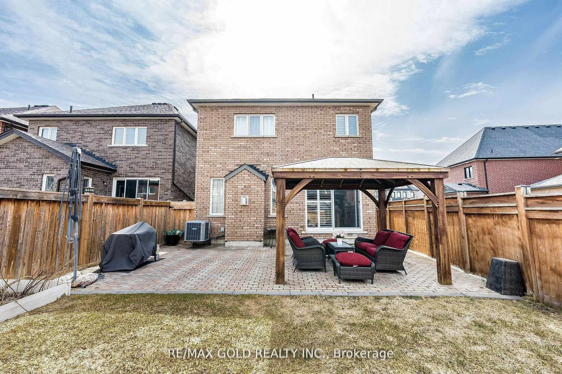 Photo 50 of 74 Walker Boulevard, New Tecumseth, Alliston — HOMEH