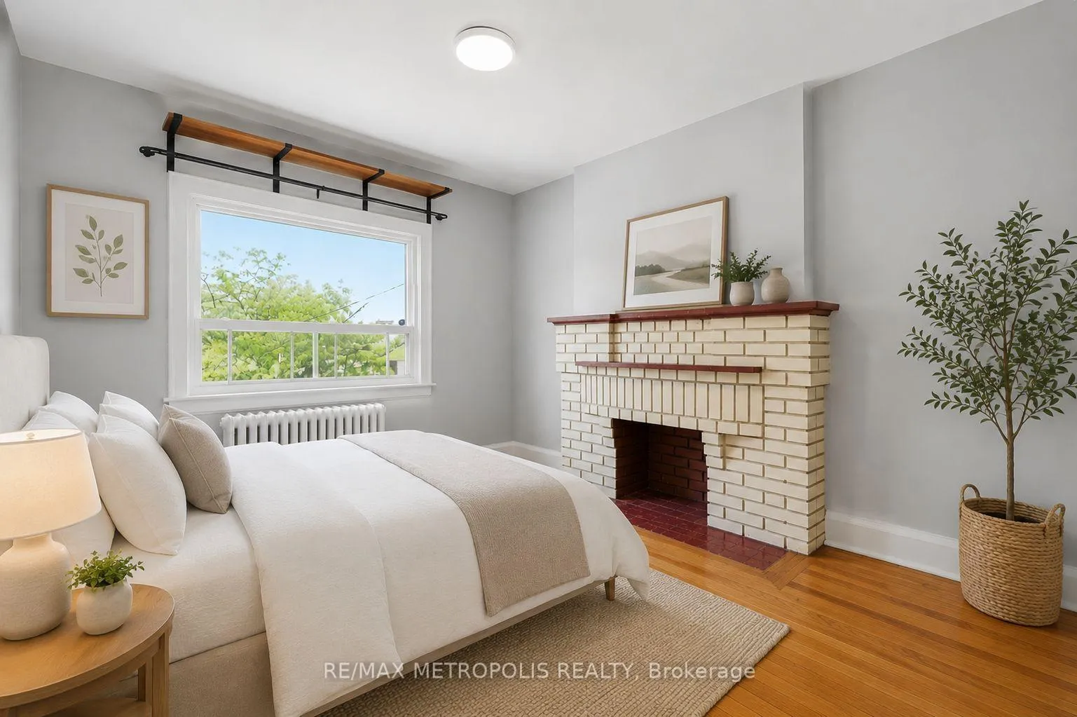 Photo 3 of Unit Upper, 277 Gilmour Avenue, Toronto, Junction Area — HOMEH