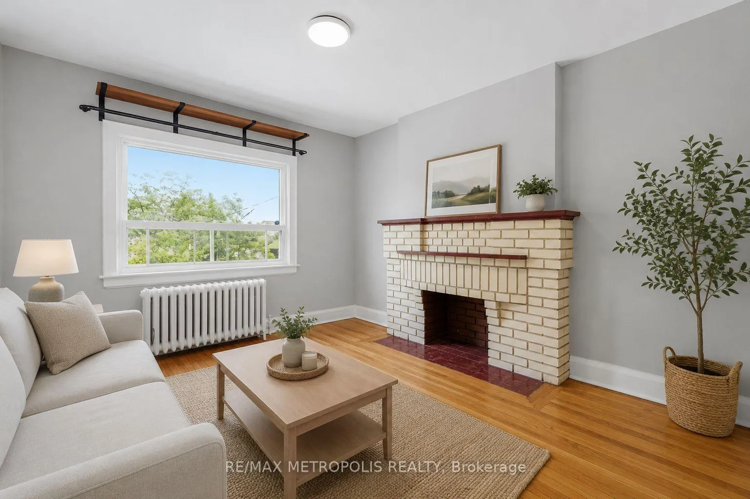 Photo 4 of Unit Upper, 277 Gilmour Avenue, Toronto, Junction Area — HOMEH