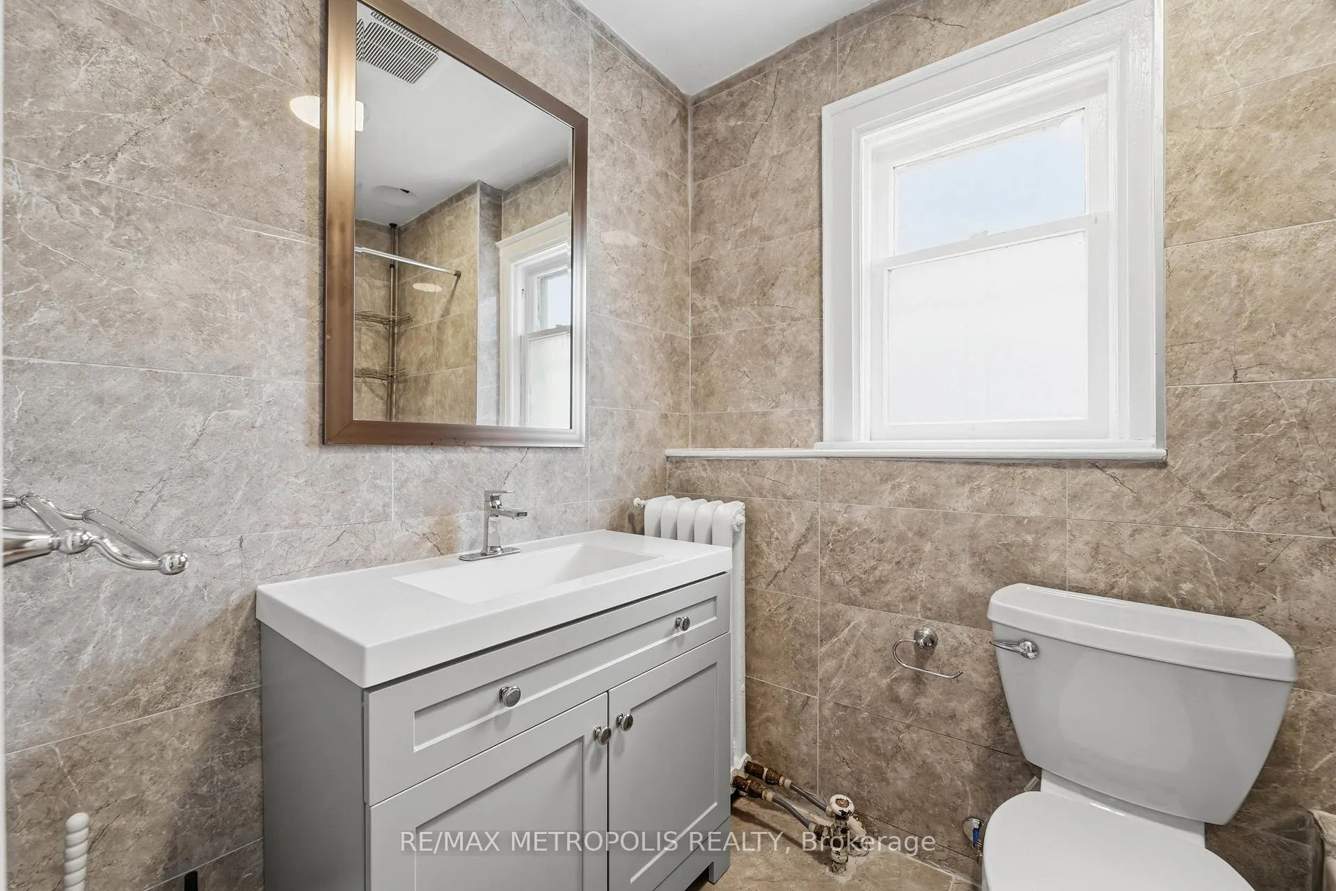 Photo 11 of Unit Upper, 277 Gilmour Avenue, Toronto, Junction Area — HOMEH