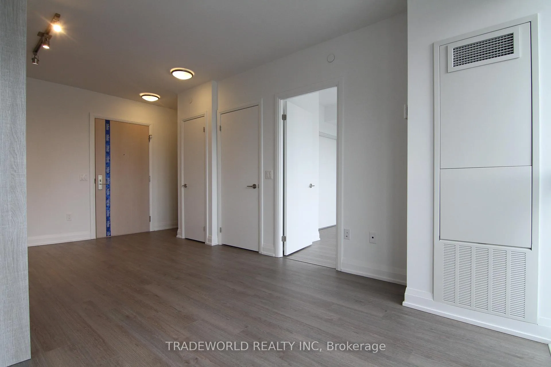 Photo 5 of Unit 2006, 77 Mutual Street, Toronto, Church-Yonge Corridor — HOMEH