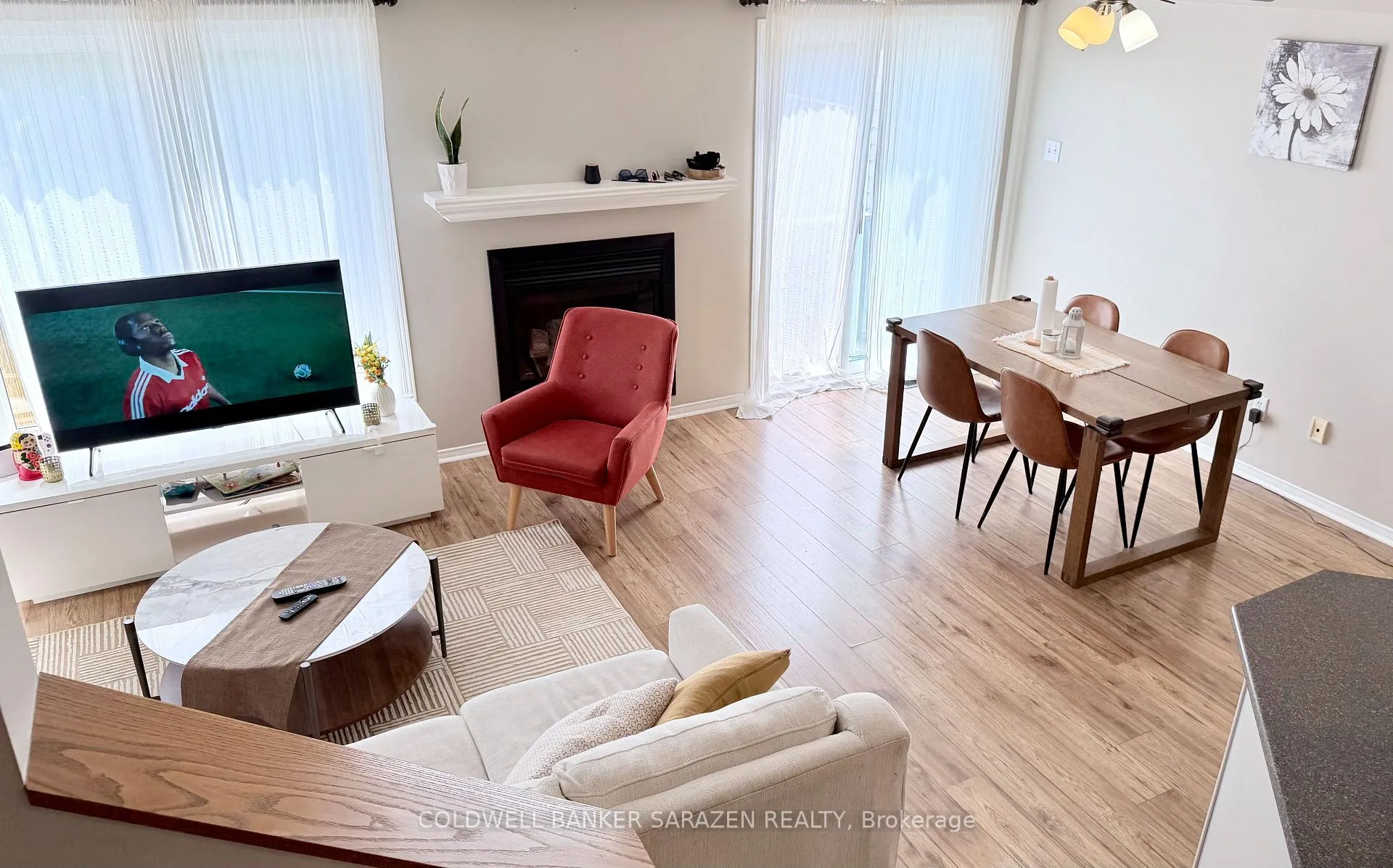 Photo 4 of 322 Hillsboro Private, Ottawa, Kanata - Emerald Meadows/Trailwest — HOMEH