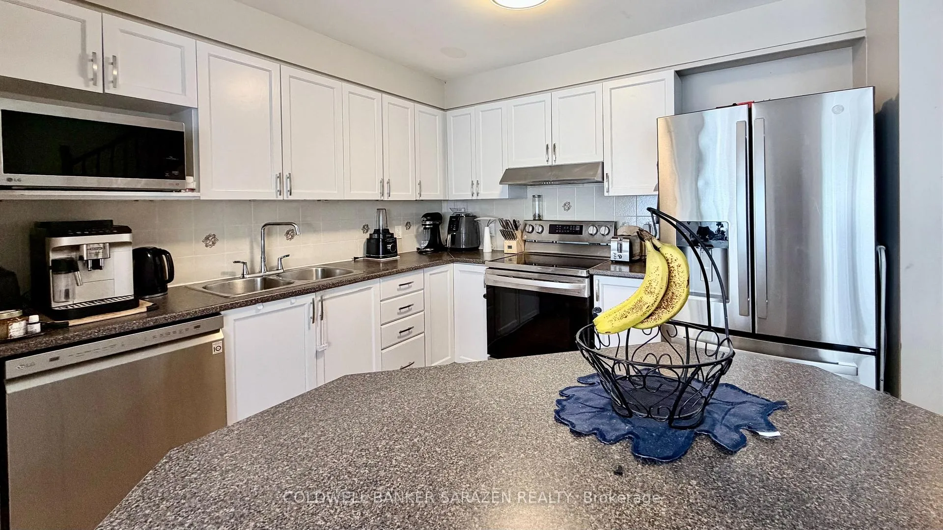 Photo 6 of 322 Hillsboro Private, Ottawa, Kanata - Emerald Meadows/Trailwest — HOMEH