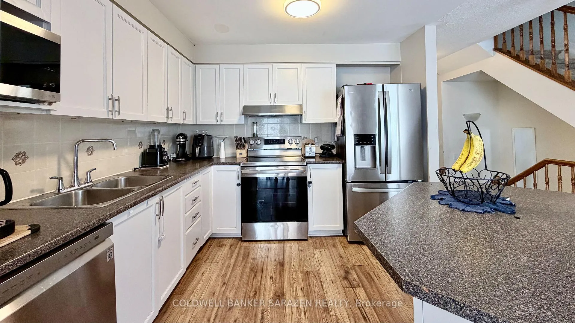 Photo 7 of 322 Hillsboro Private, Ottawa, Kanata - Emerald Meadows/Trailwest — HOMEH