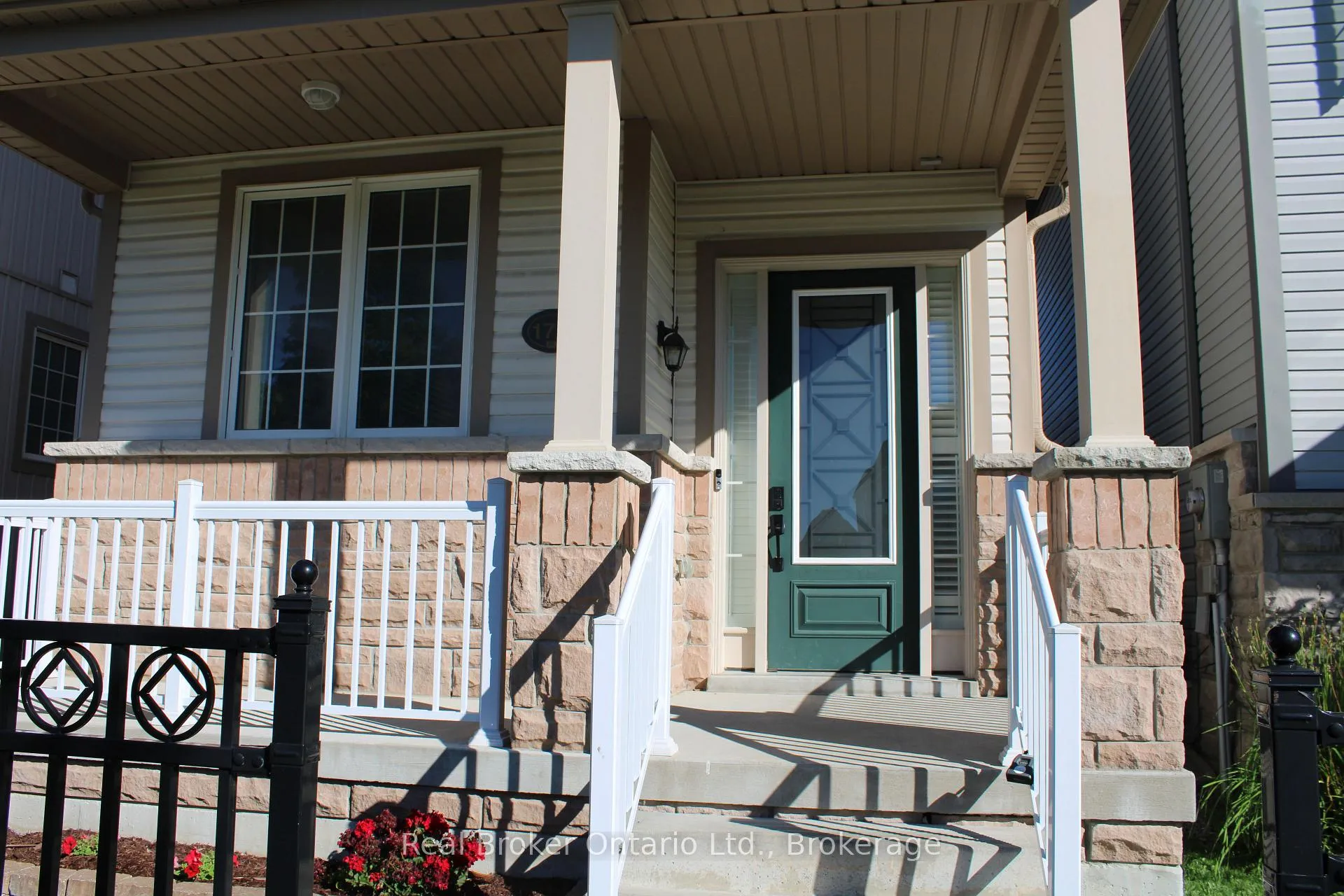 Photo 2 of 172 Mcbride Avenue, Clarington, Bowmanville — HOMEH