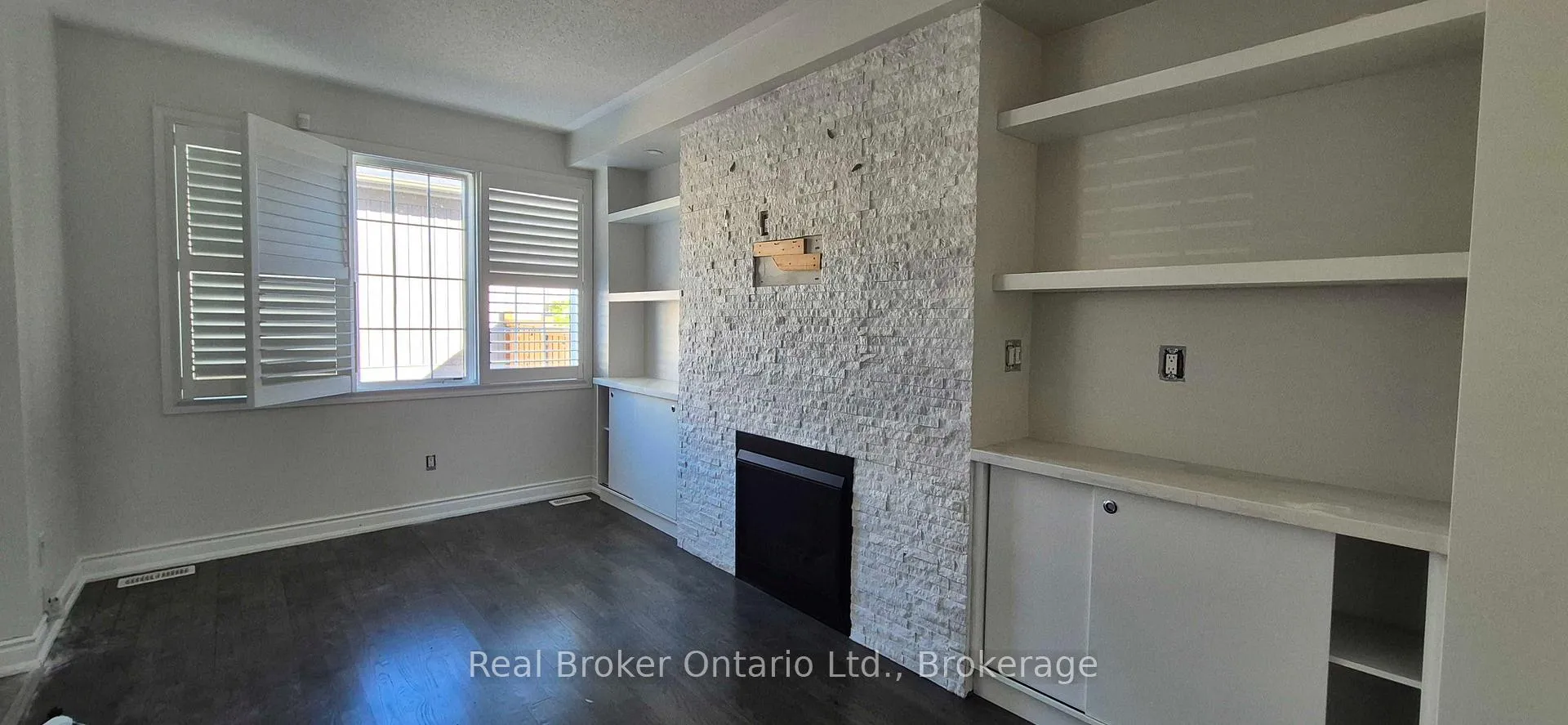 Photo 3 of 172 Mcbride Avenue, Clarington, Bowmanville — HOMEH