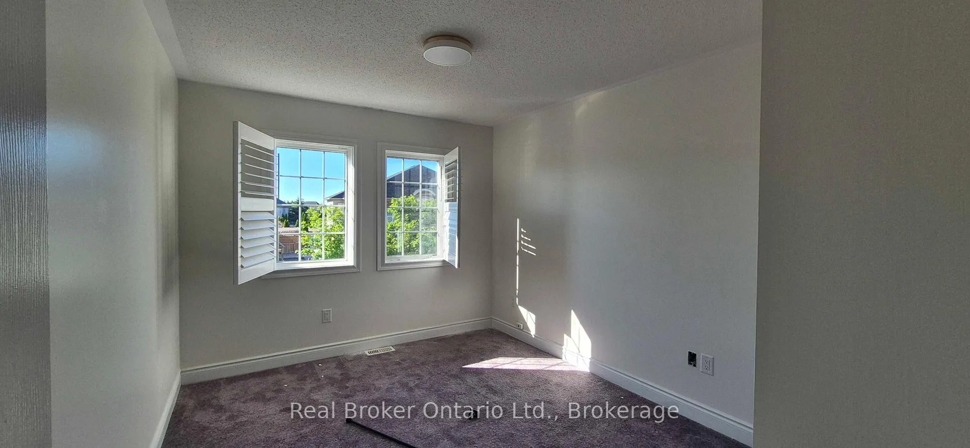 Photo 10 of 172 Mcbride Avenue, Clarington, Bowmanville — HOMEH