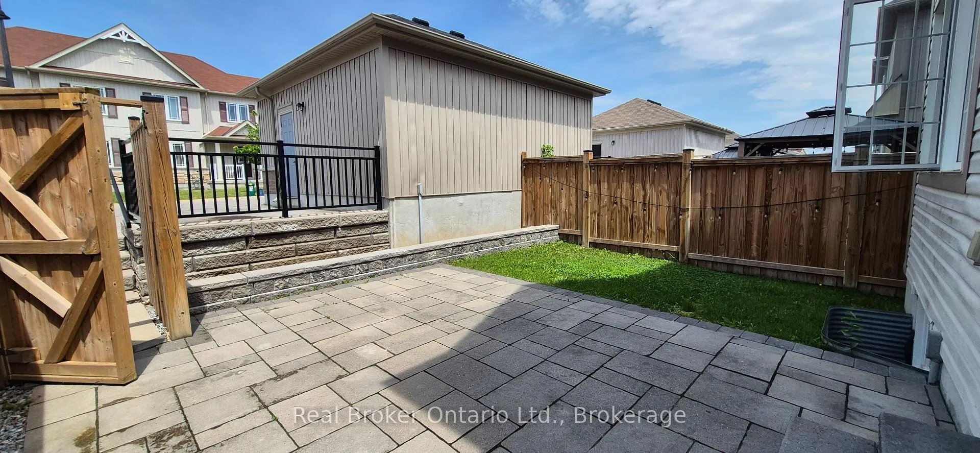 Photo 14 of 172 Mcbride Avenue, Clarington, Bowmanville — HOMEH