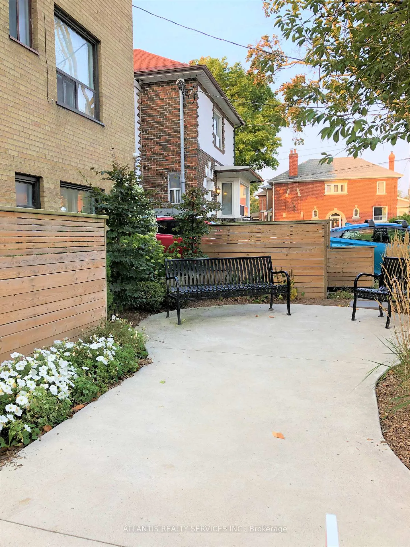Photo 2 of Unit 9, 67 Lake Shore Drive, Etobicoke, New Toronto — HOMEH