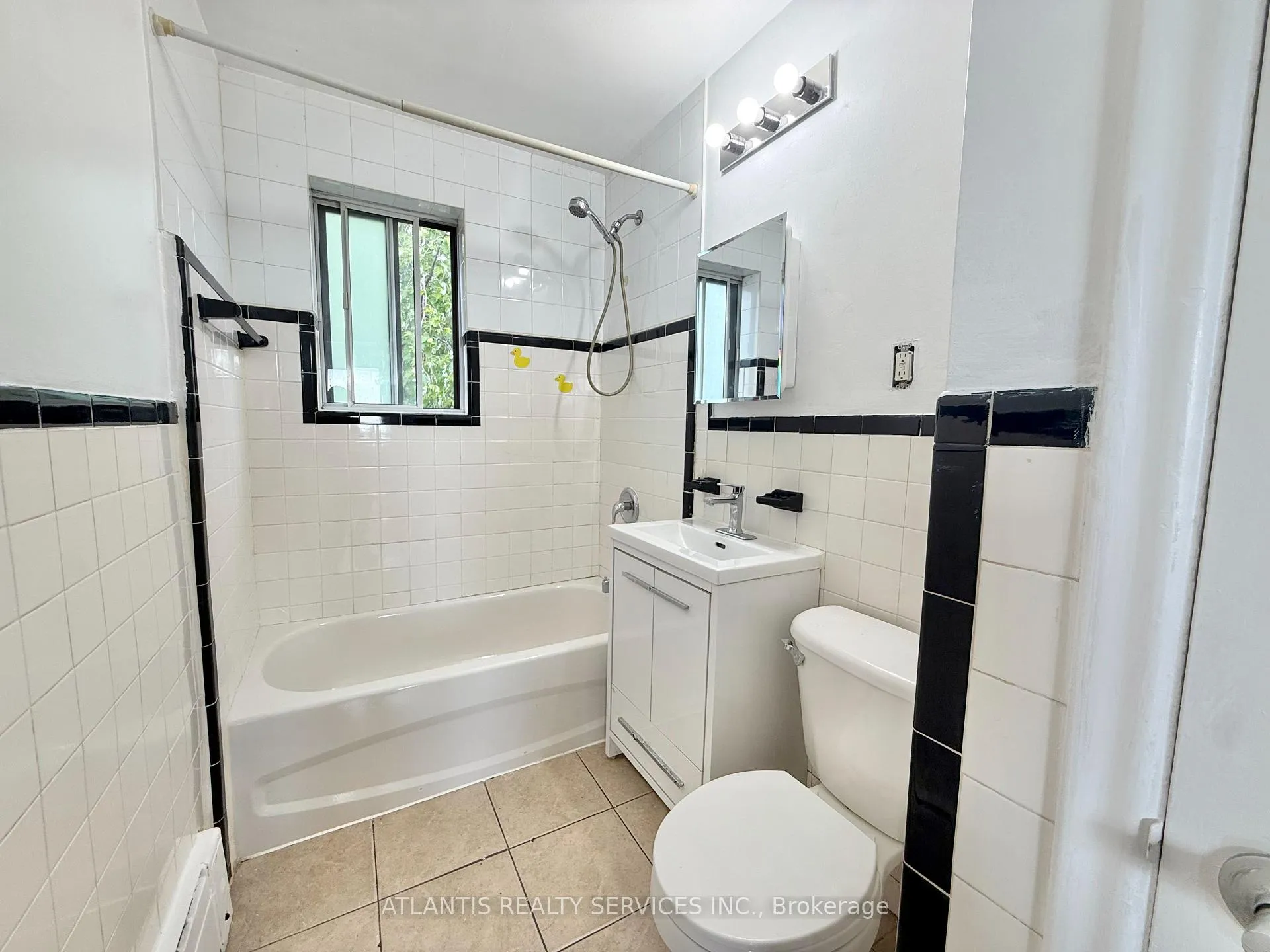 Photo 9 of Unit 9, 67 Lake Shore Drive, Etobicoke, New Toronto — HOMEH