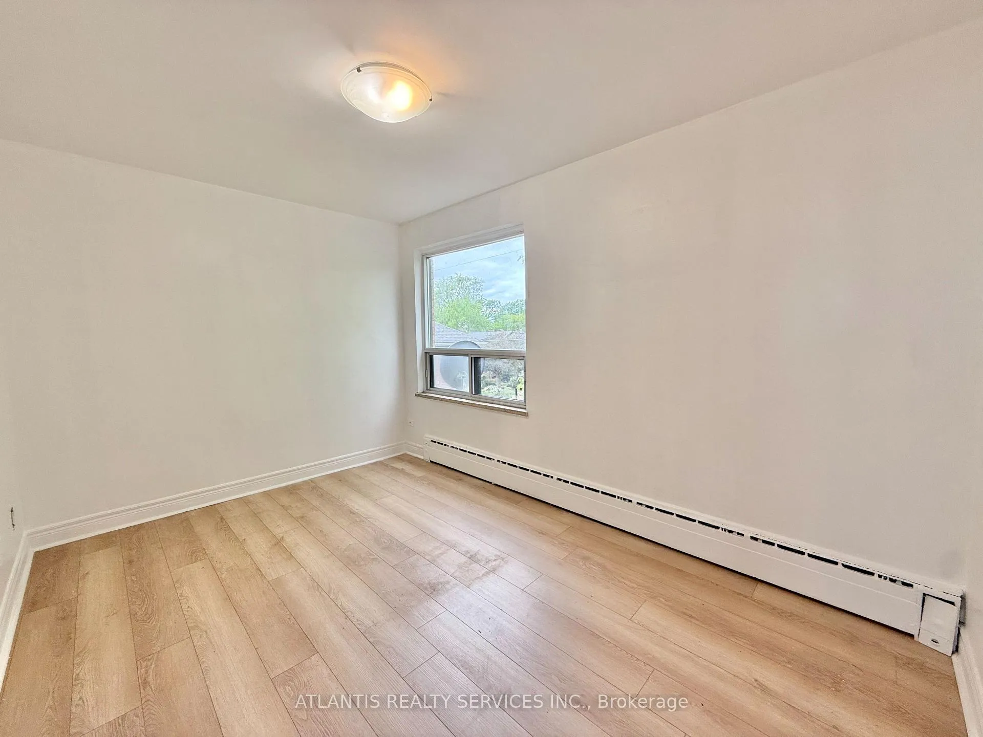 Photo 10 of Unit 9, 67 Lake Shore Drive, Etobicoke, New Toronto — HOMEH