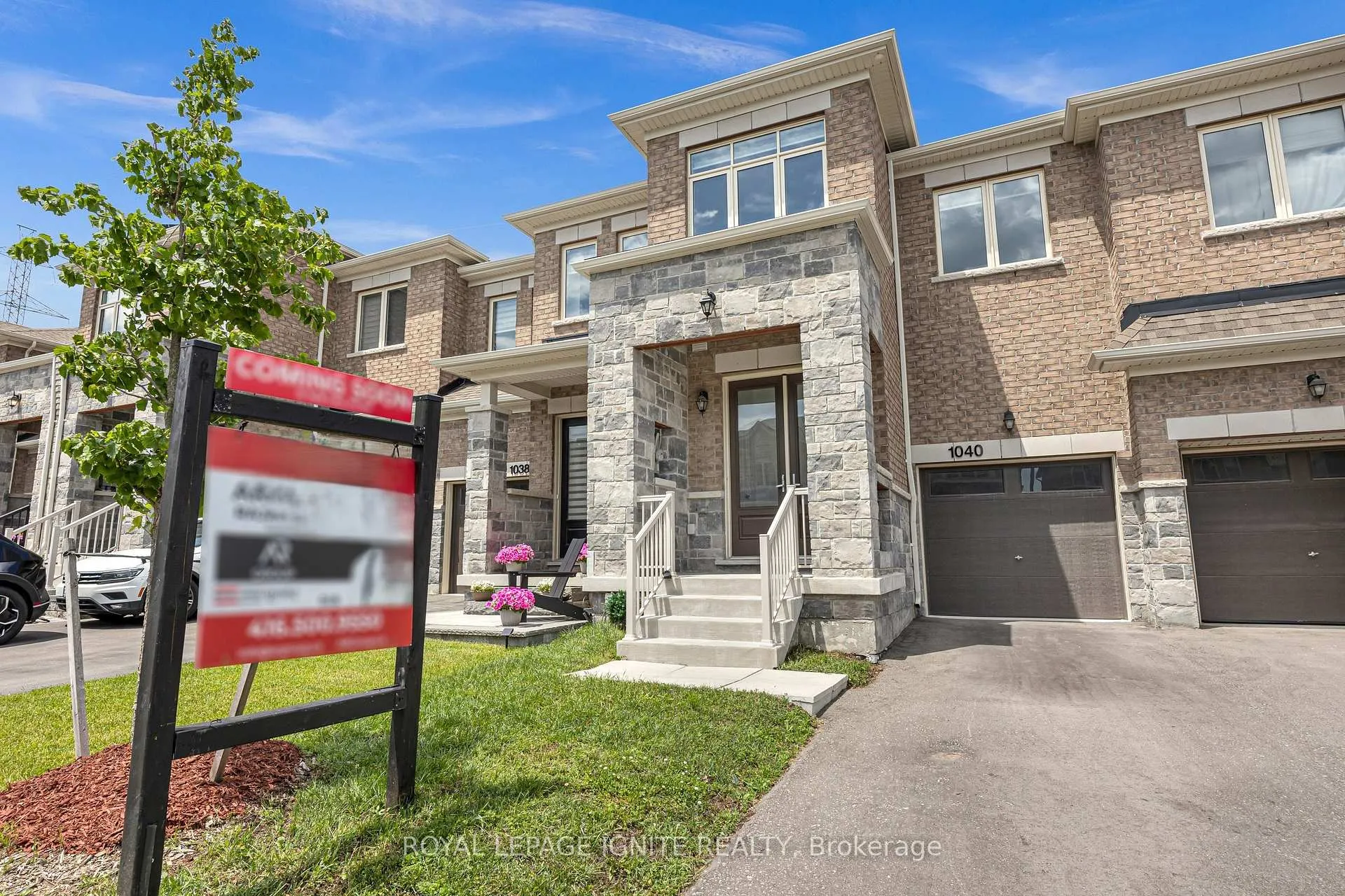 Photo 2 of 1040 Skyridge Boulevard, Pickering, Rural Pickering — HOMEH