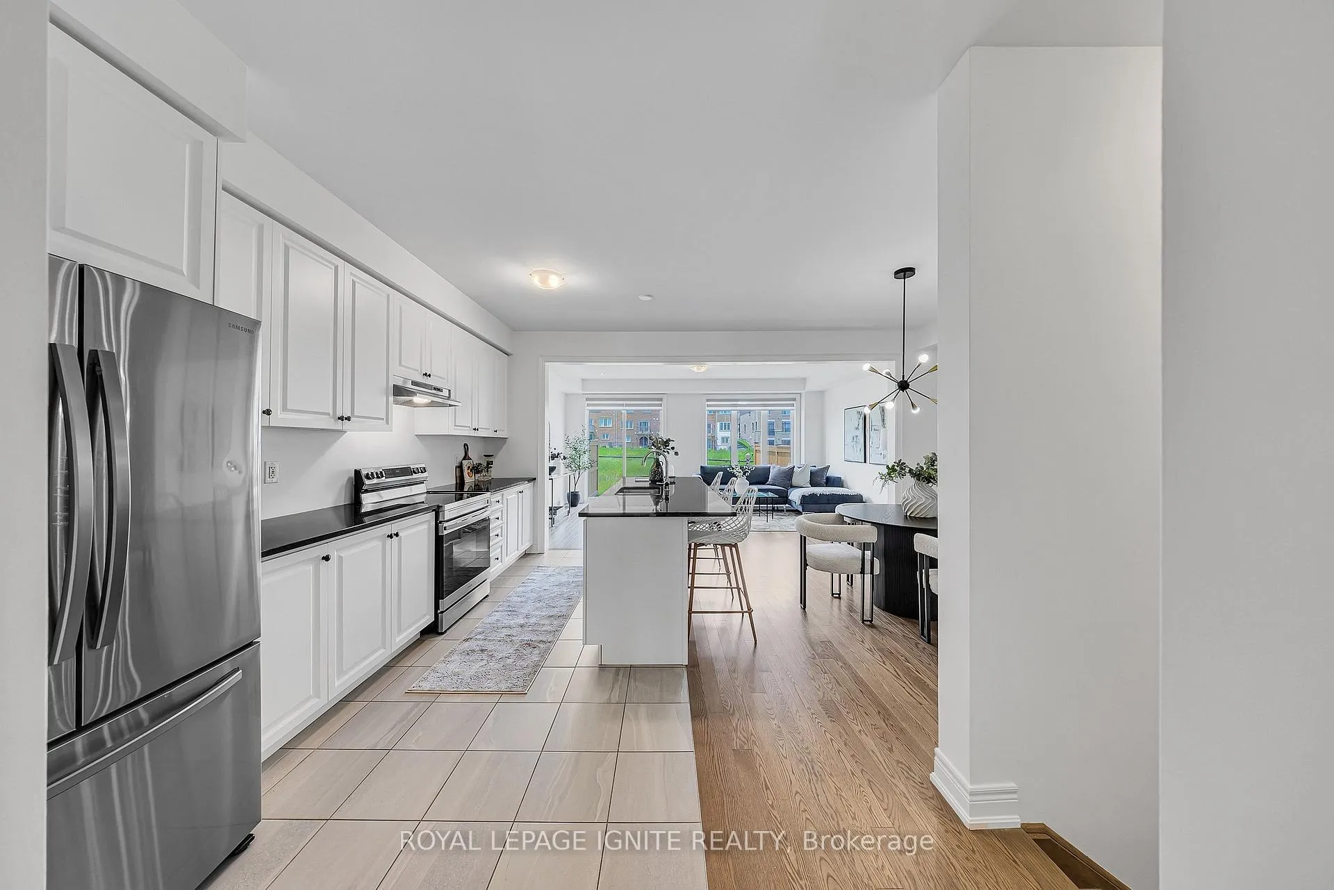 Photo 8 of 1040 Skyridge Boulevard, Pickering, Rural Pickering — HOMEH