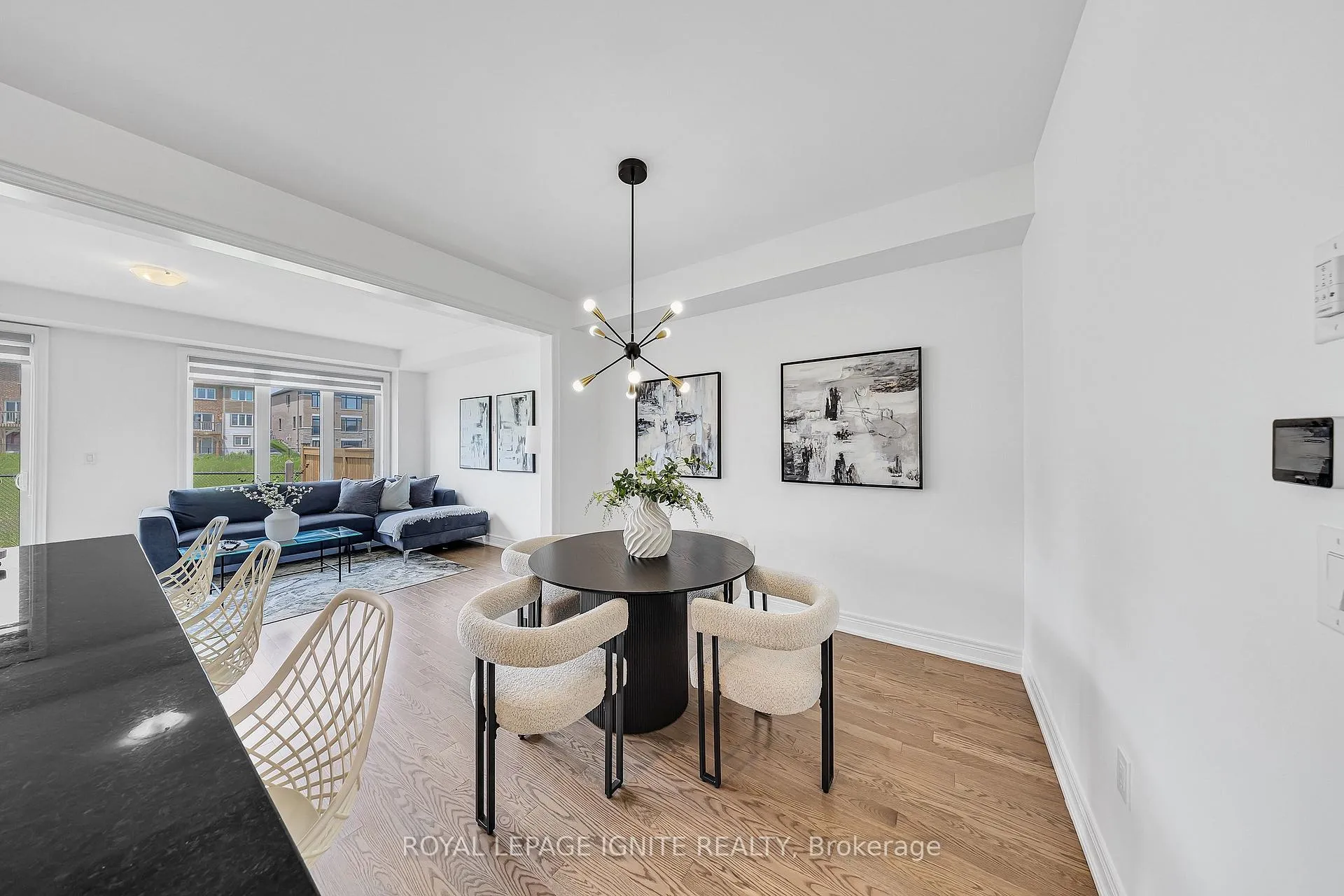 Photo 10 of 1040 Skyridge Boulevard, Pickering, Rural Pickering — HOMEH