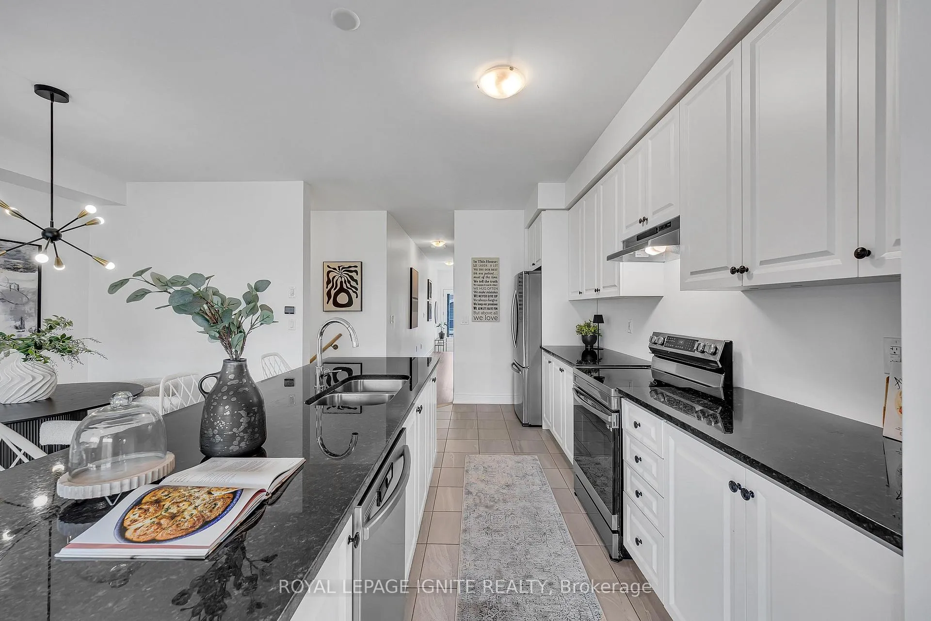Photo 12 of 1040 Skyridge Boulevard, Pickering, Rural Pickering — HOMEH